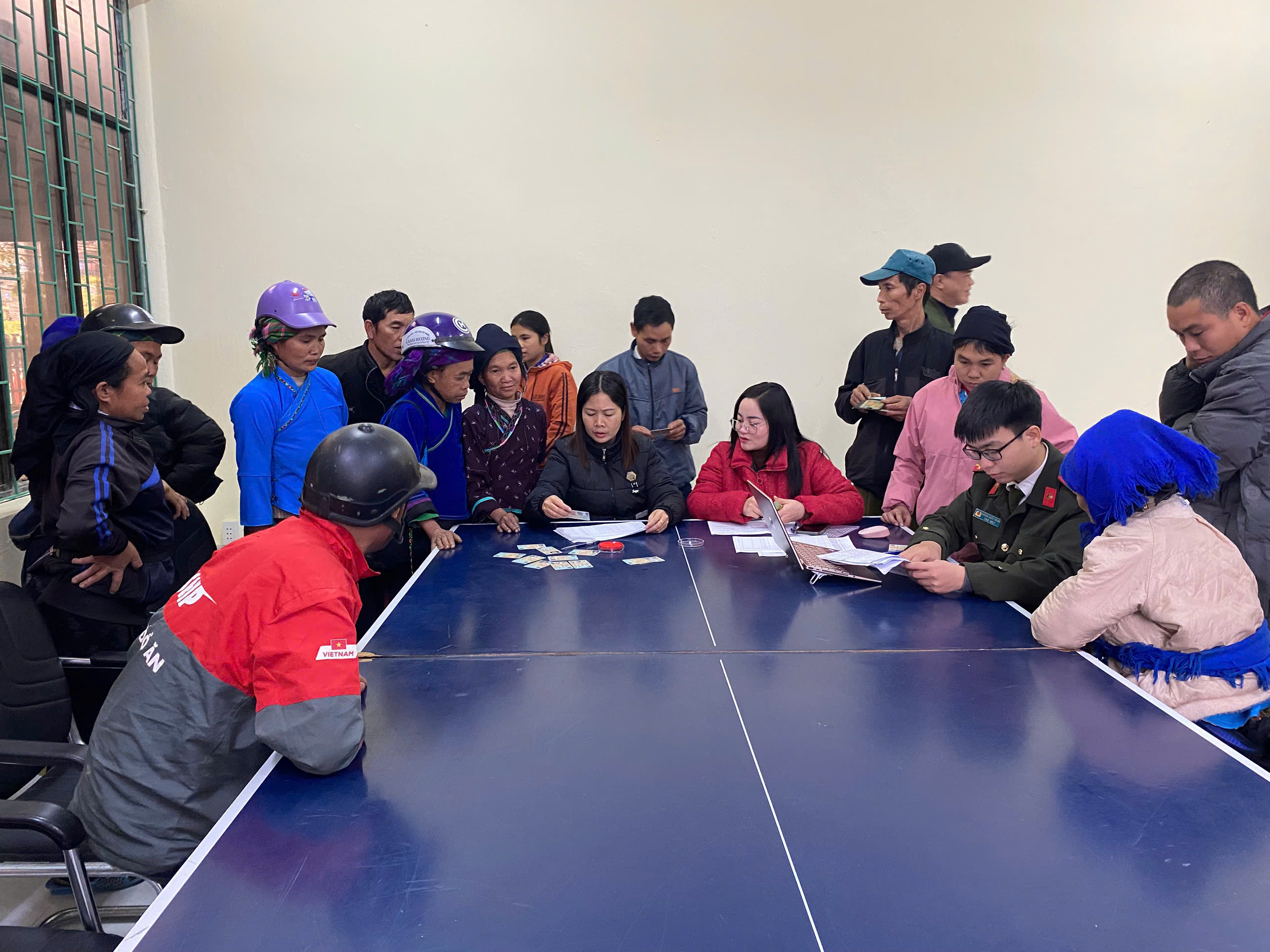 ph&aacute;t qu&agrave; 2.jpg