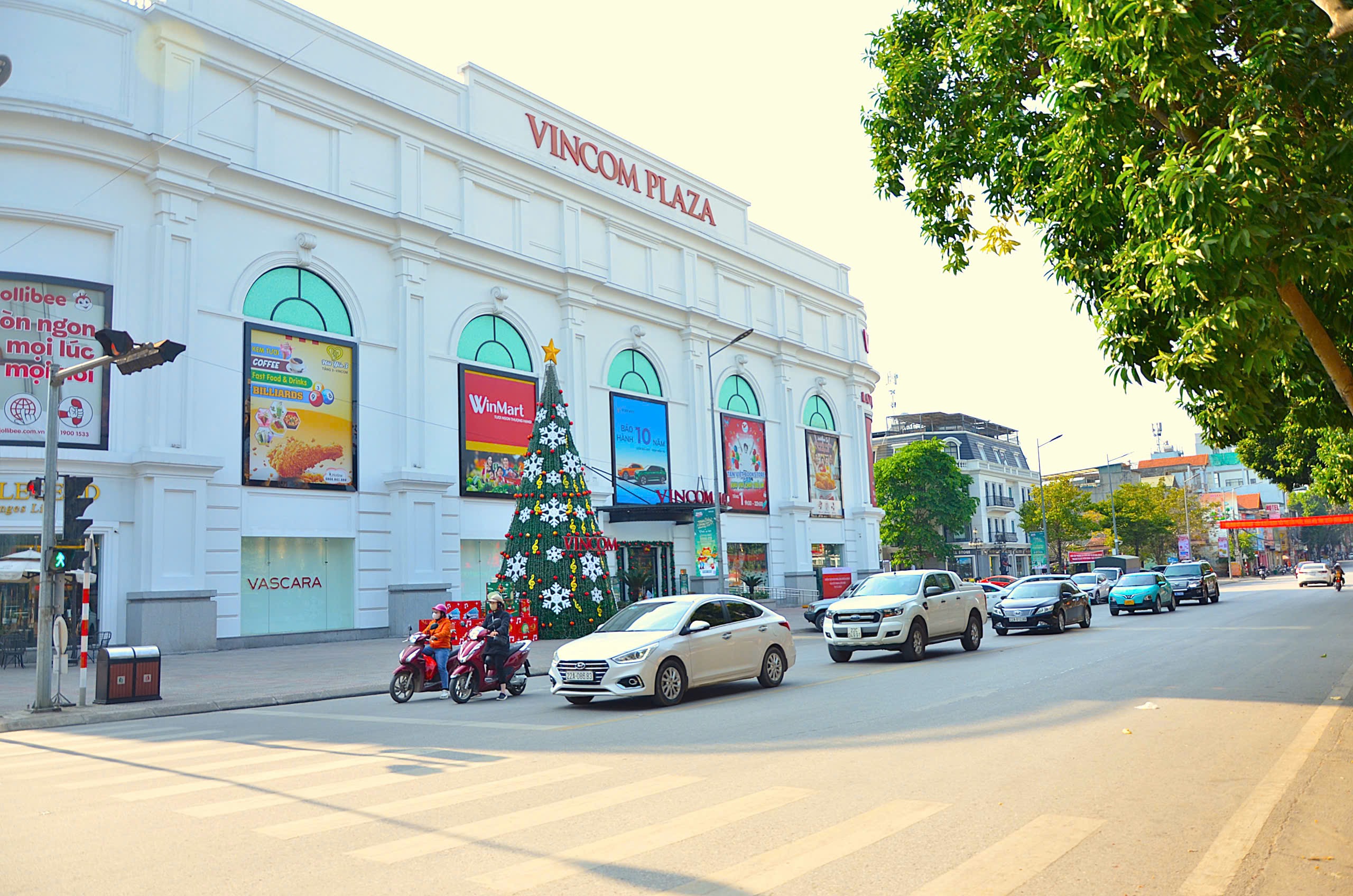  6 tháng đầu năm 2026, Minh Xuân đón trên 500 nghìn lượt khách du lịch, doanh thu xã hội từ du lịch ước đạt trên 870 tỷ đồng.