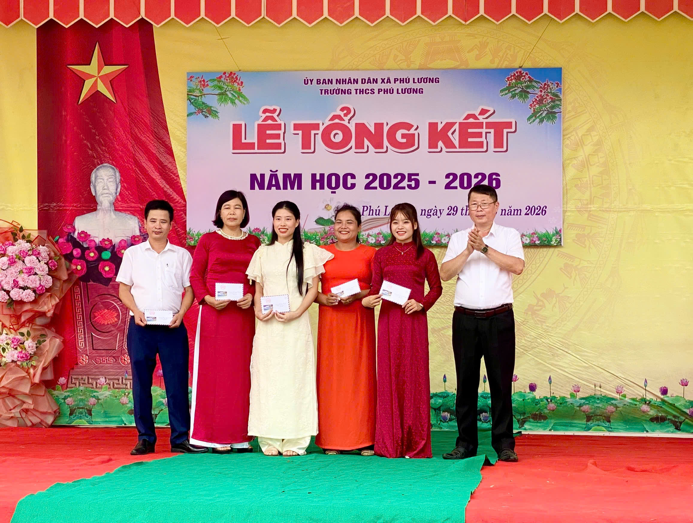 TRƯỜNG TRUNG HỌC CƠ SỞ PHÚ LƯƠNG TỔ CHỨC LỄ TỔNG KẾT NĂM HỌC 2025 – 2026 VÀ TRI ÂN, TRƯỞNG THÀNH CHO HỌC SINH LỚP 9