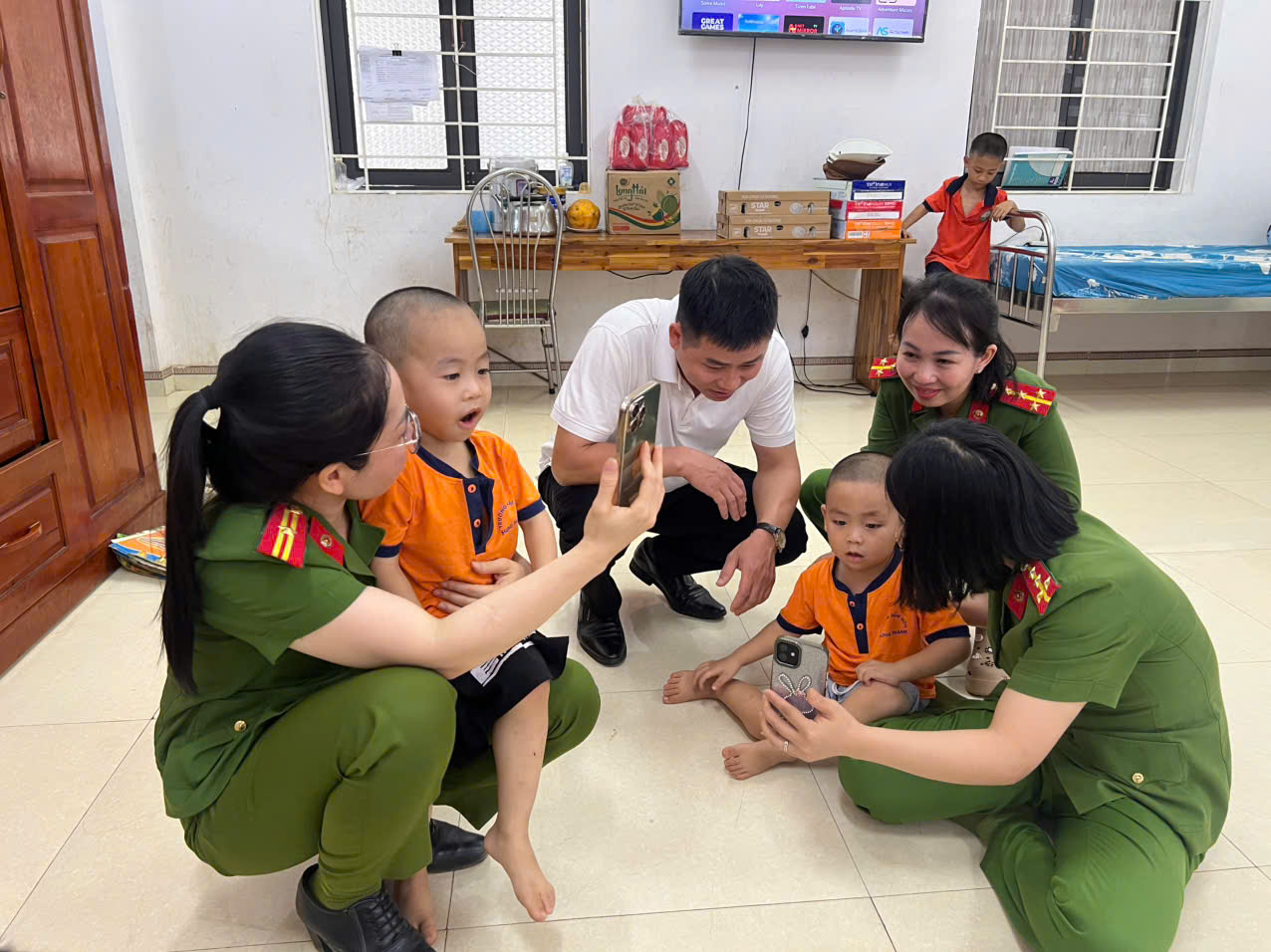 Lan tỏa yêu thương nhân ngày Quốc tế Thiếu nhi 01/6 - Những cuộc gọi kết nối yêu thương dành cho con của phạm nhân đang chấp hành án phạt tù