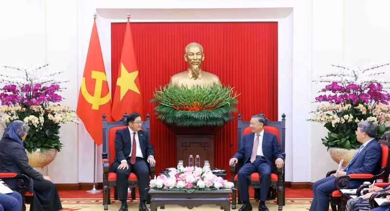 Top leader highlights dynamic growth in Viet Nam–Malaysia relations