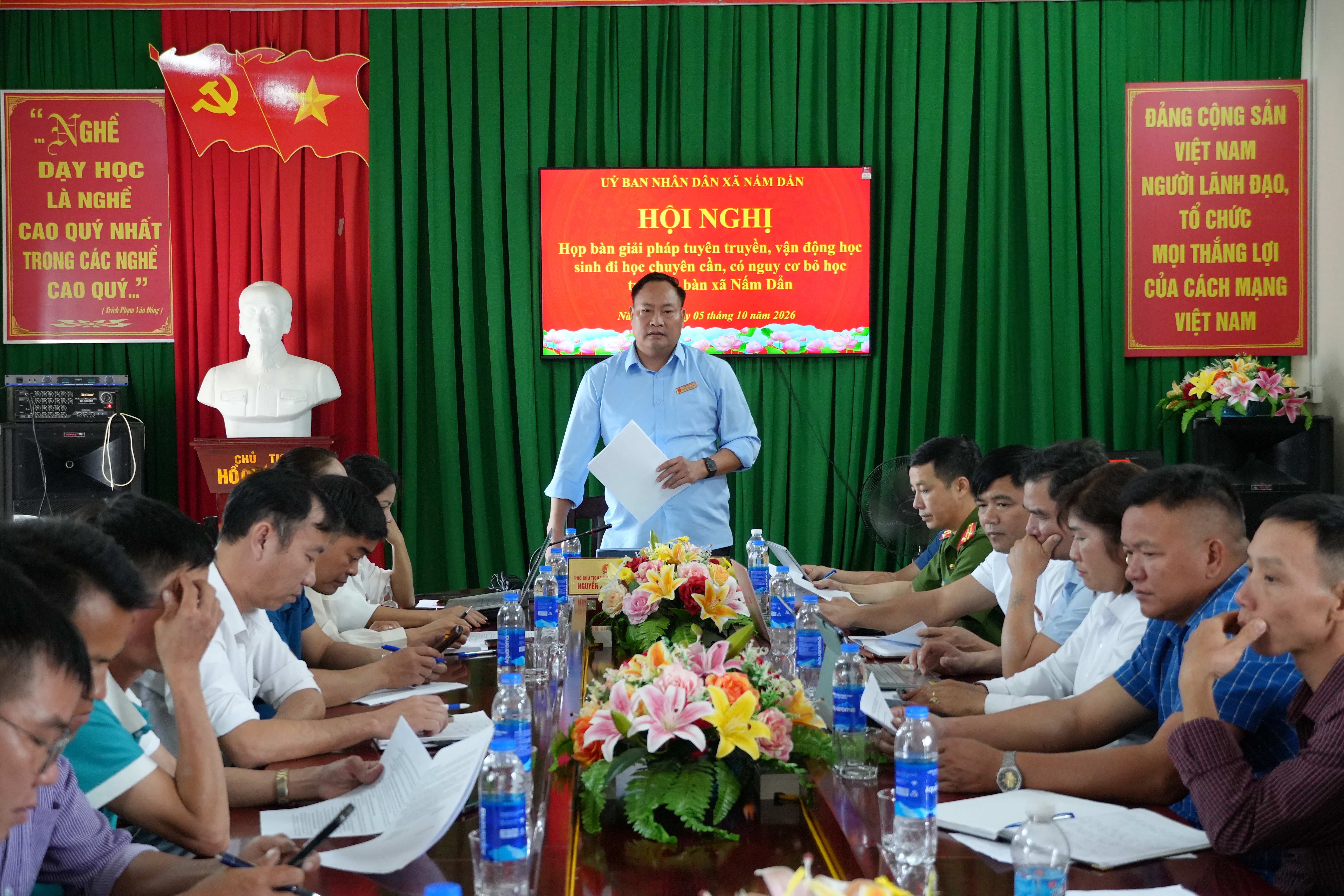 HỘI NGHỊ BÀN GIẢI PHÁP TUYÊN TRUYỀN, VẬN ĐỘNG HỌC SINH ĐI HỌC CHUYÊN CẦN, PHÒNG NGỪA BỎ HỌC