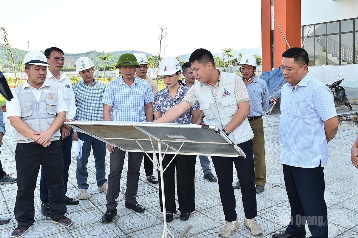 Phó Chủ tịch UBND tỉnh Vương Ngọc Hà kiểm tra tiến độ xây dựng Bệnh viện Đa khoa tỉnh