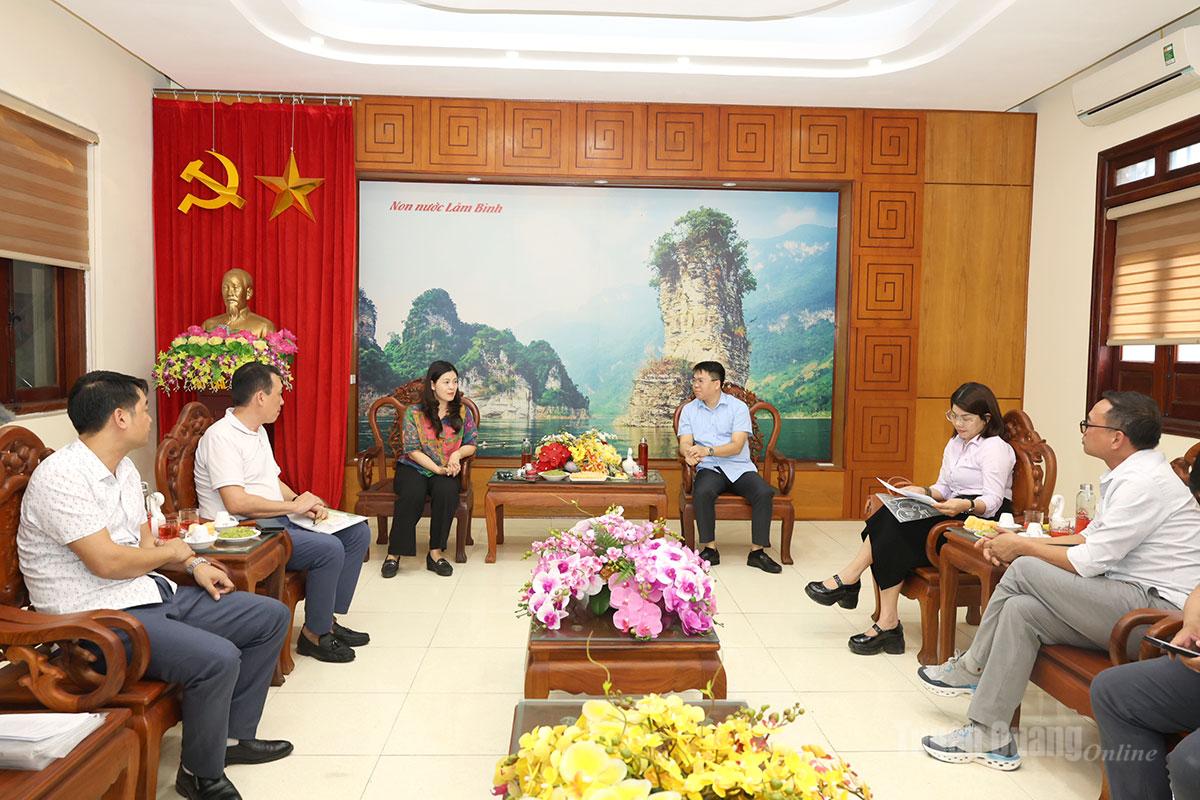 Phó Chủ tịch UBND tỉnh Vương Ngọc Hà làm việc tại Lâm Bình về phát triển kinh tế số và du lịch