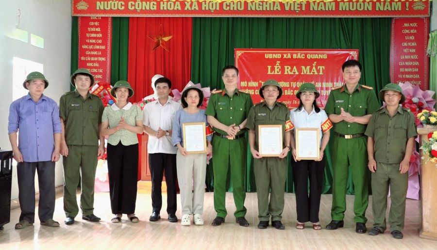 Bắc Quang ra mắt mô hình “Tuyến đường tự quản về an ninh trật tự, không có ma túy”