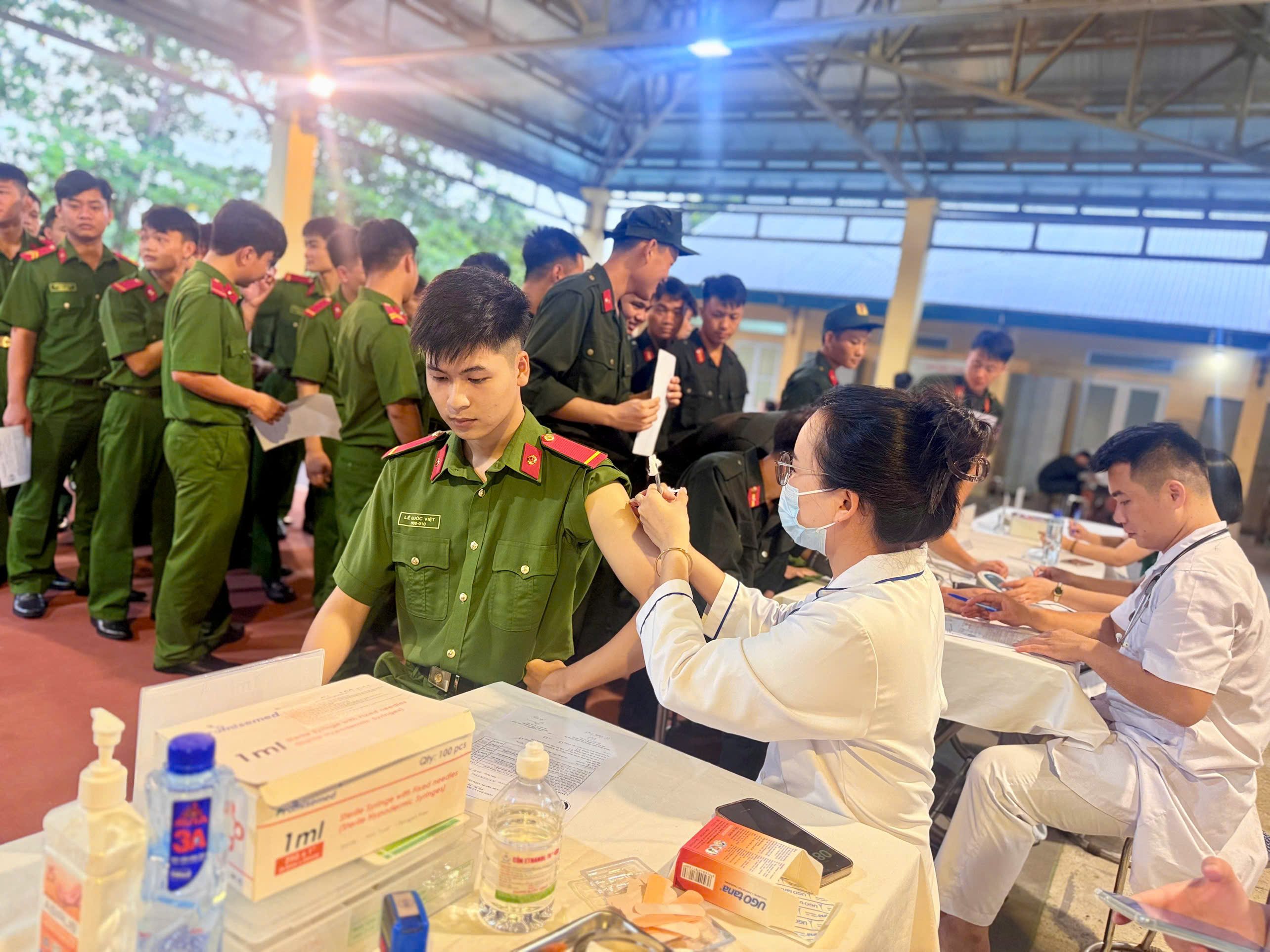 BỆNH VIỆN CÔNG AN TỈNH TUYÊN QUANG TỔ CHỨC TIÊM VẮC XIN PHÒNG UỐN VÁN VÀ TĂNG CƯỜNG CÔNG TÁC PHÒNG, CHỐNG DỊCH BỆNH MÙA HÈ, MÙA MƯA BÃO NĂM 2026