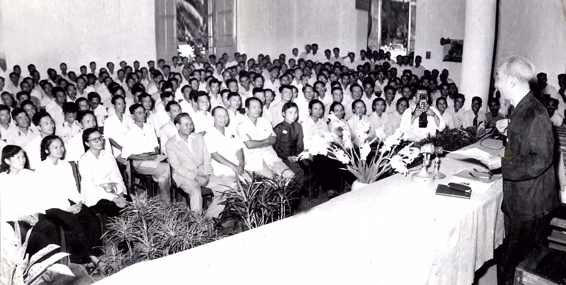 Phẩm chất, năng lực người làm báo cách mạng theo chỉ dẫn của Chủ tịch Hồ Chí Minh
