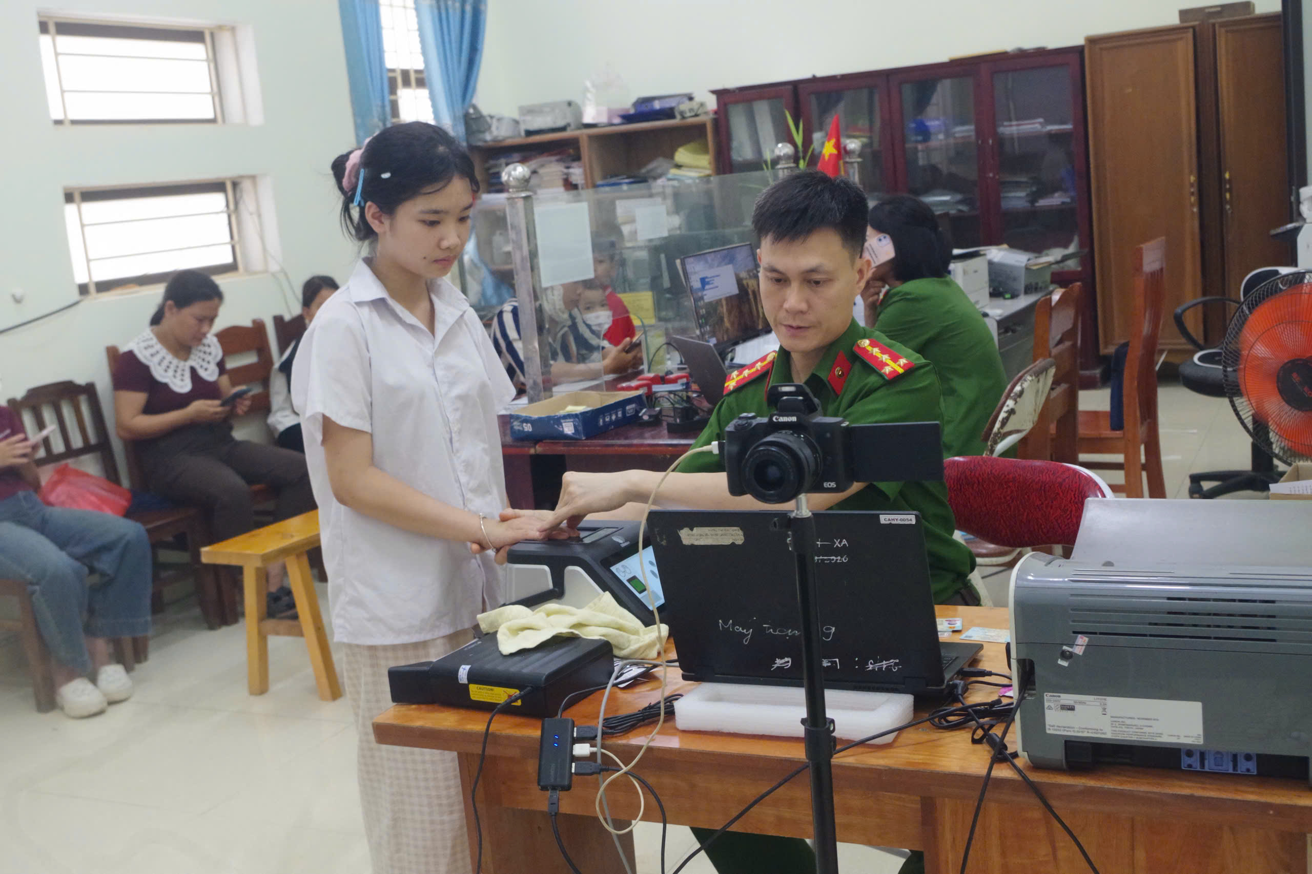 KIM BÌNH ĐẨY MẠNH CẤP ĐỊNH DANH ĐIỆN TỬ MỨC 2 CHO TRẺ EM