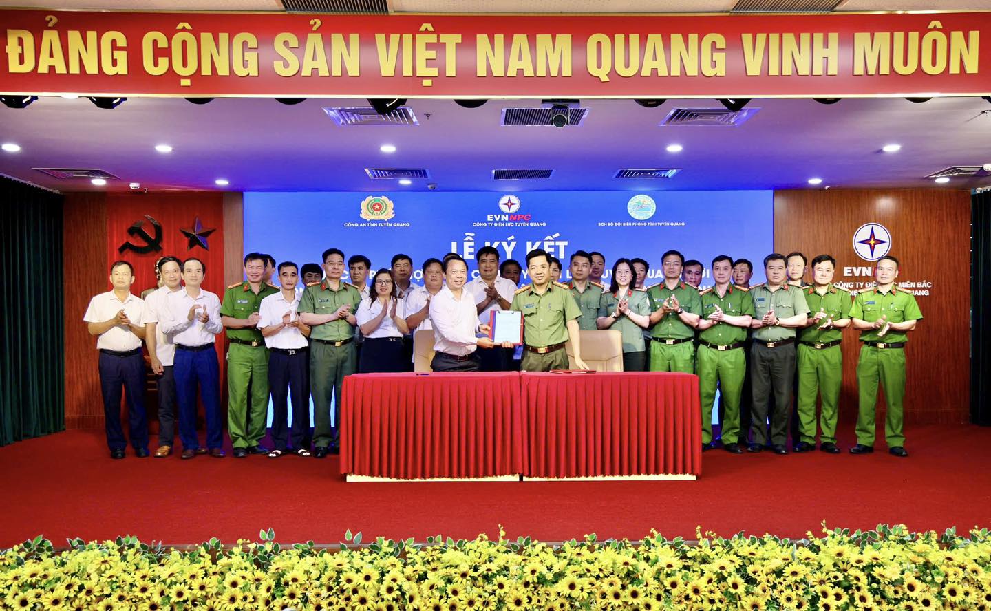 BA LỰC LƯỢNG – MỘT MỤC TIÊU: GIỮ VỮNG AN NINH HỆ THỐNG ĐIỆN