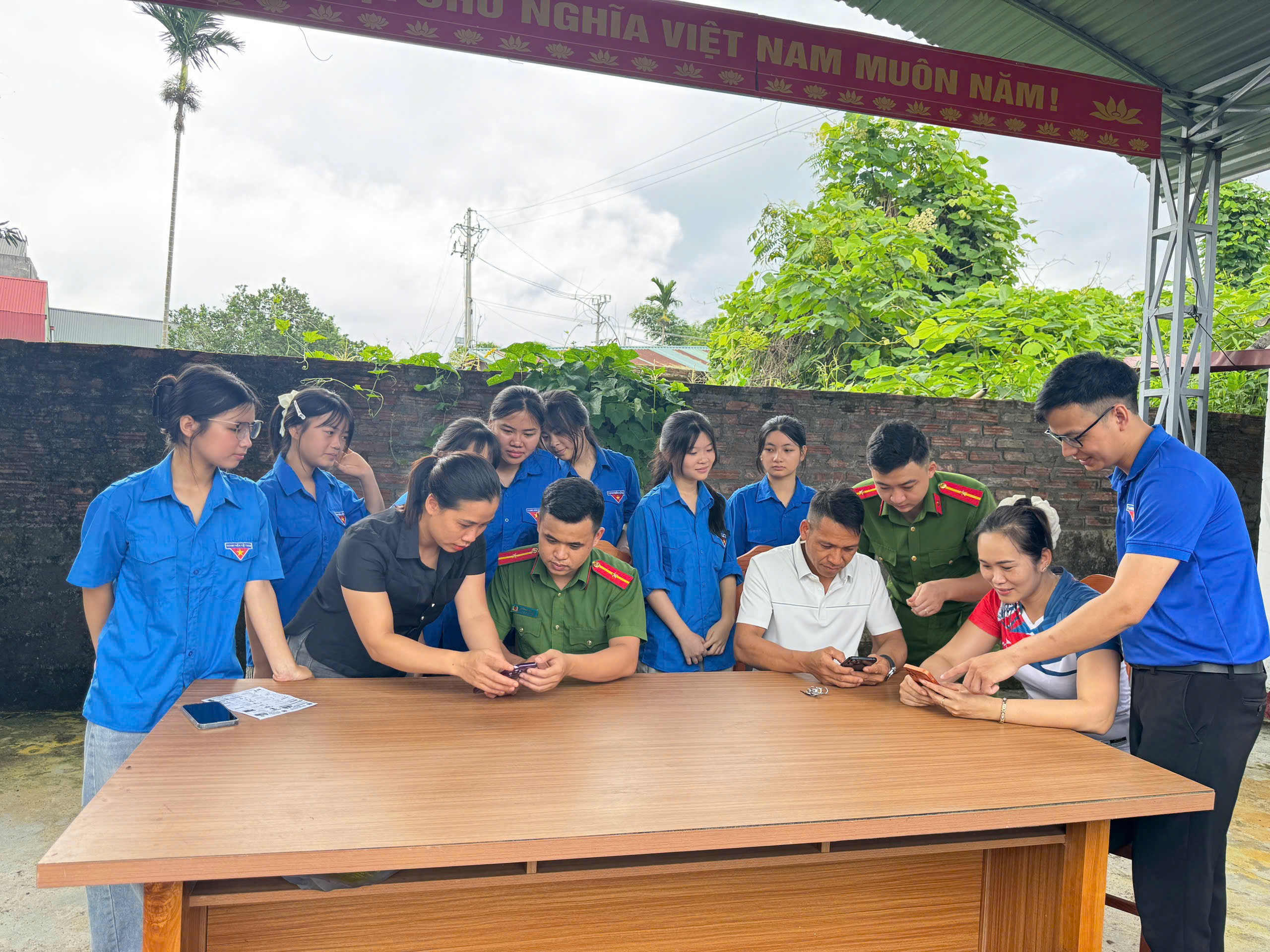 ĐTN ra mắt.,.jpg