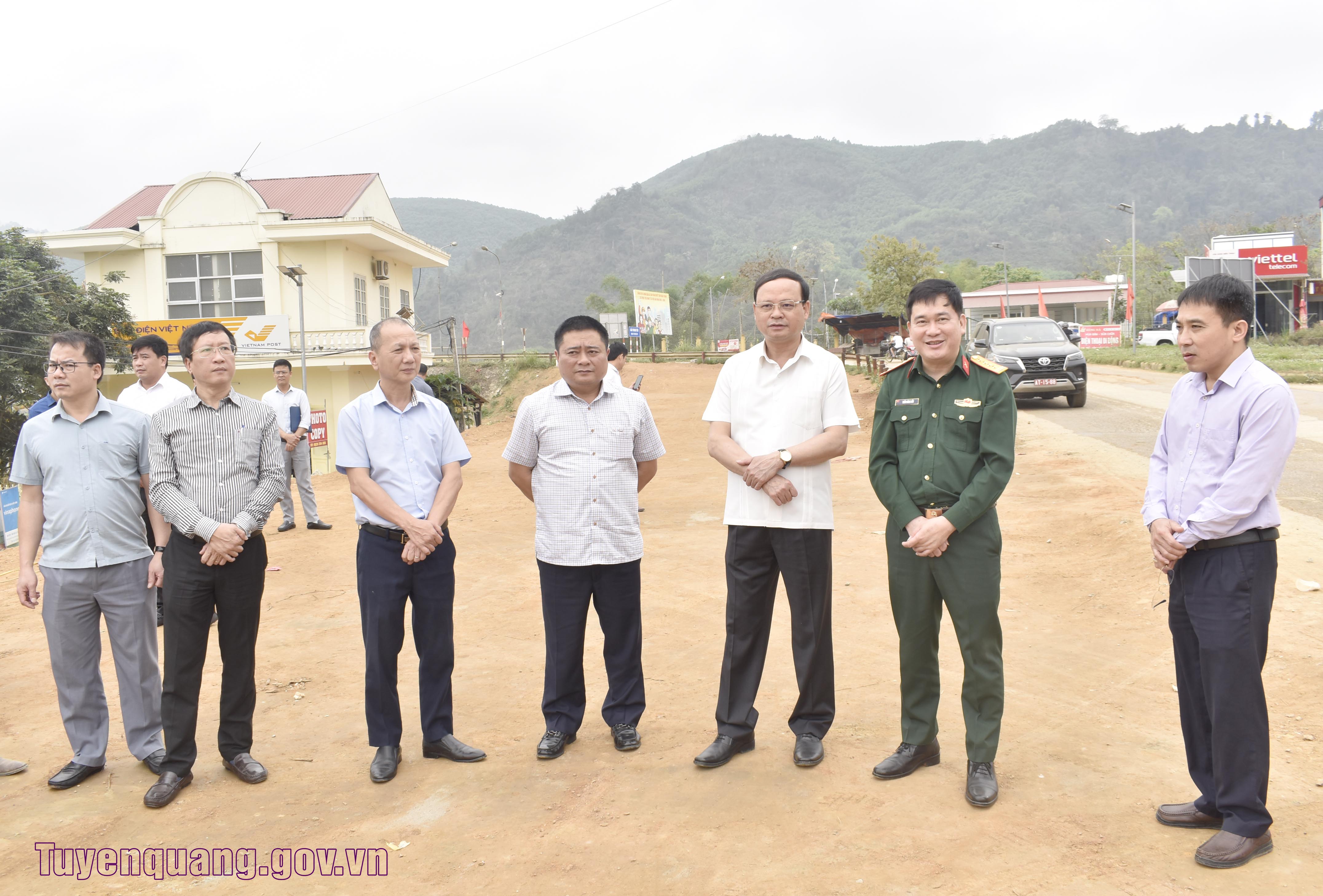 Phó Chủ tịch Thường trực UBND tỉnh Nguyễn Mạnh Tuấn kiểm tra tiến độ các dự án giao thông trọng điểm