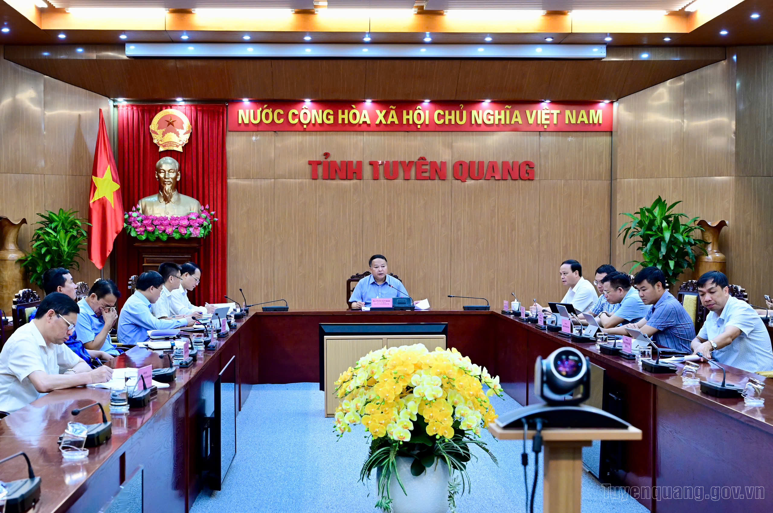 Tháo gỡ khó khăn, vướng mắc trong thực hiện các dự án đầu tư ngoài ngân sách