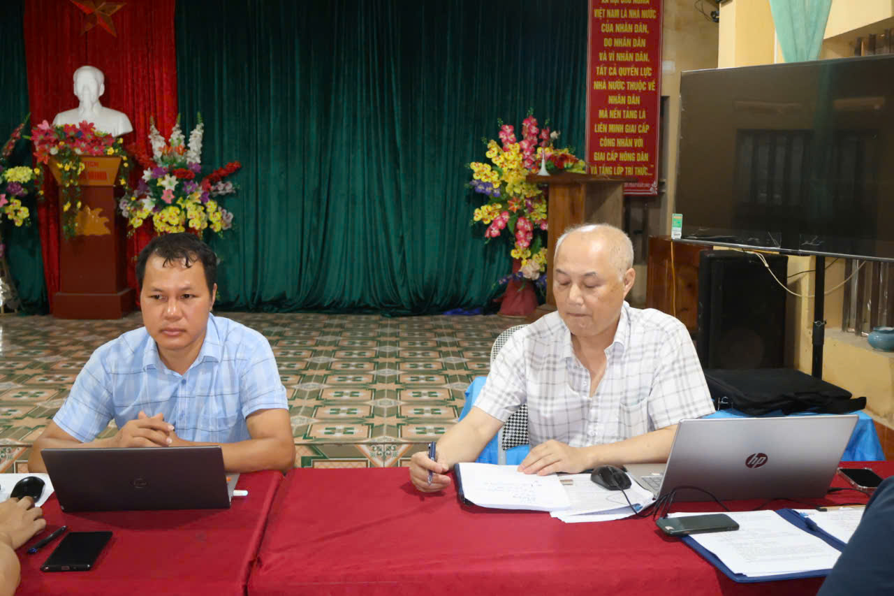 làm việc.jpg