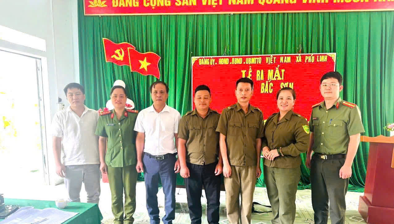 ĐỒNG CHÍ VŨ VĂN KIÊN – PHÓ CHỦ TỊCH UBND XÃ PHÚ LINH DỰ LỄ RA MẮT BAN LÃNH ĐẠO THÔN BẮC SƠN VÀ LÀM VIỆC VỚI NHÂN DÂN CỤM DÂN CƯ BẢN LẦY