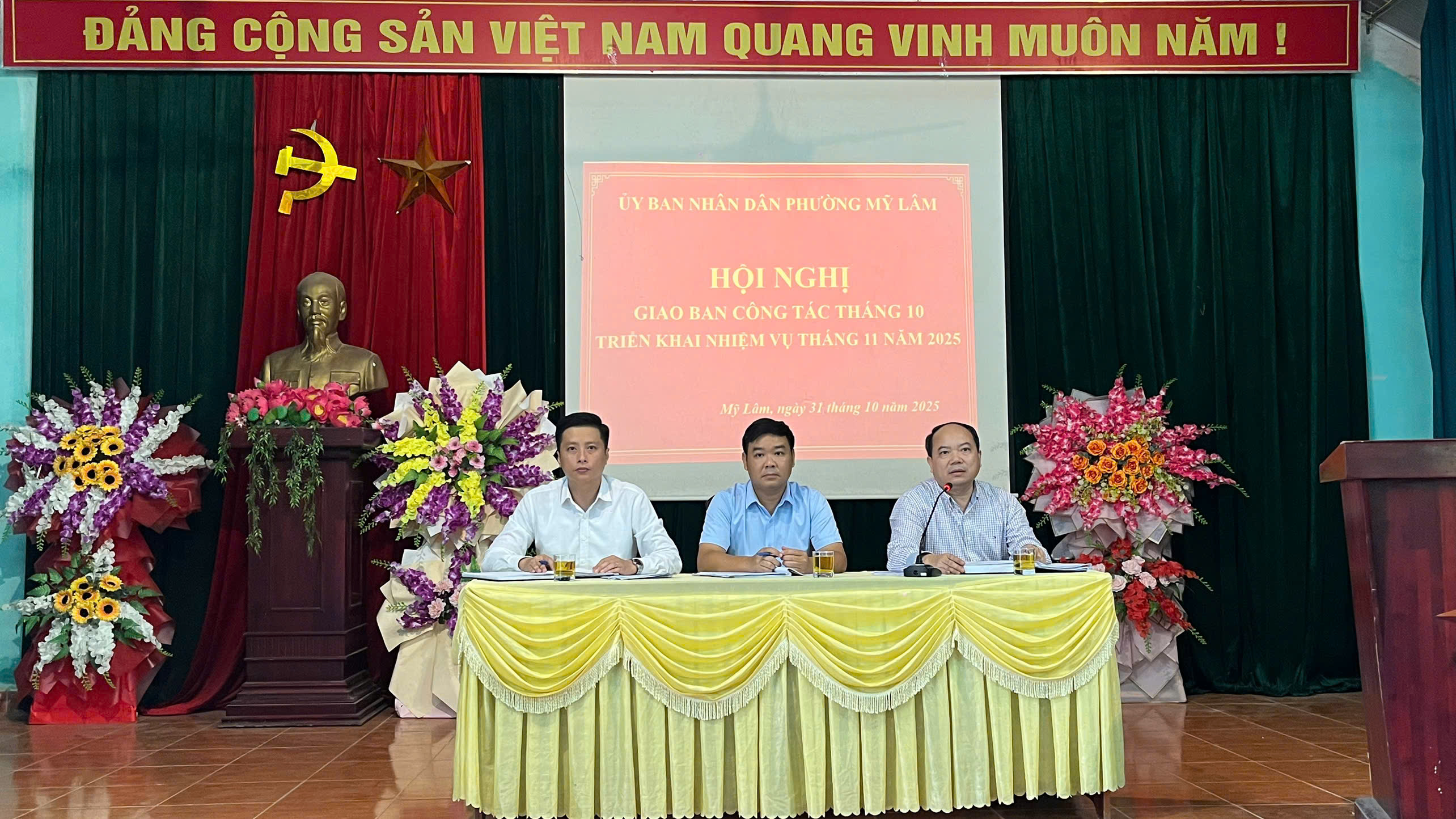 Hội nghị giao ban công tác tháng 10 triển khai nhiệm vụ tháng 11 năm 2025 