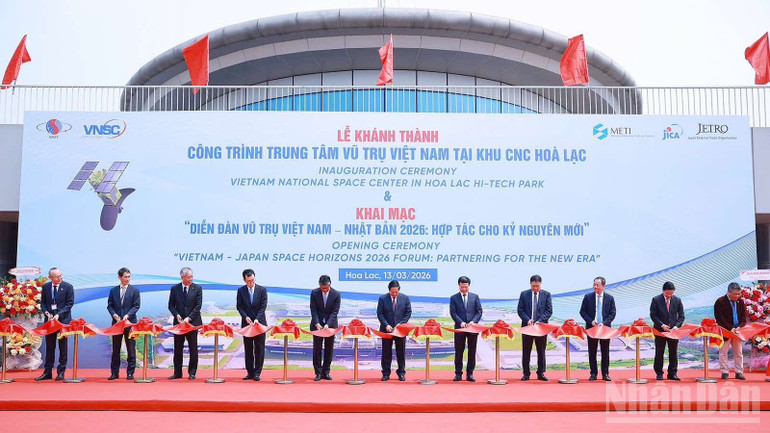 Từng bước hình thành hệ sinh thái ứng dụng công nghệ vũ trụ của Việt Nam