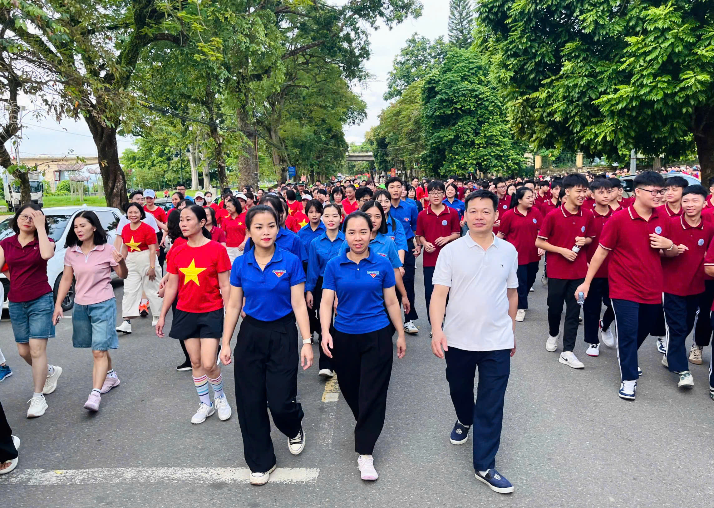 Cán bộ, đảng viên, đoàn viên, hội viên và Nhân dân phường An Tường hưởng ứng Chương trình đi bộ “Cùng Việt Nam tiến bước” năm 2026 - 10 tỷ bước chân xanh