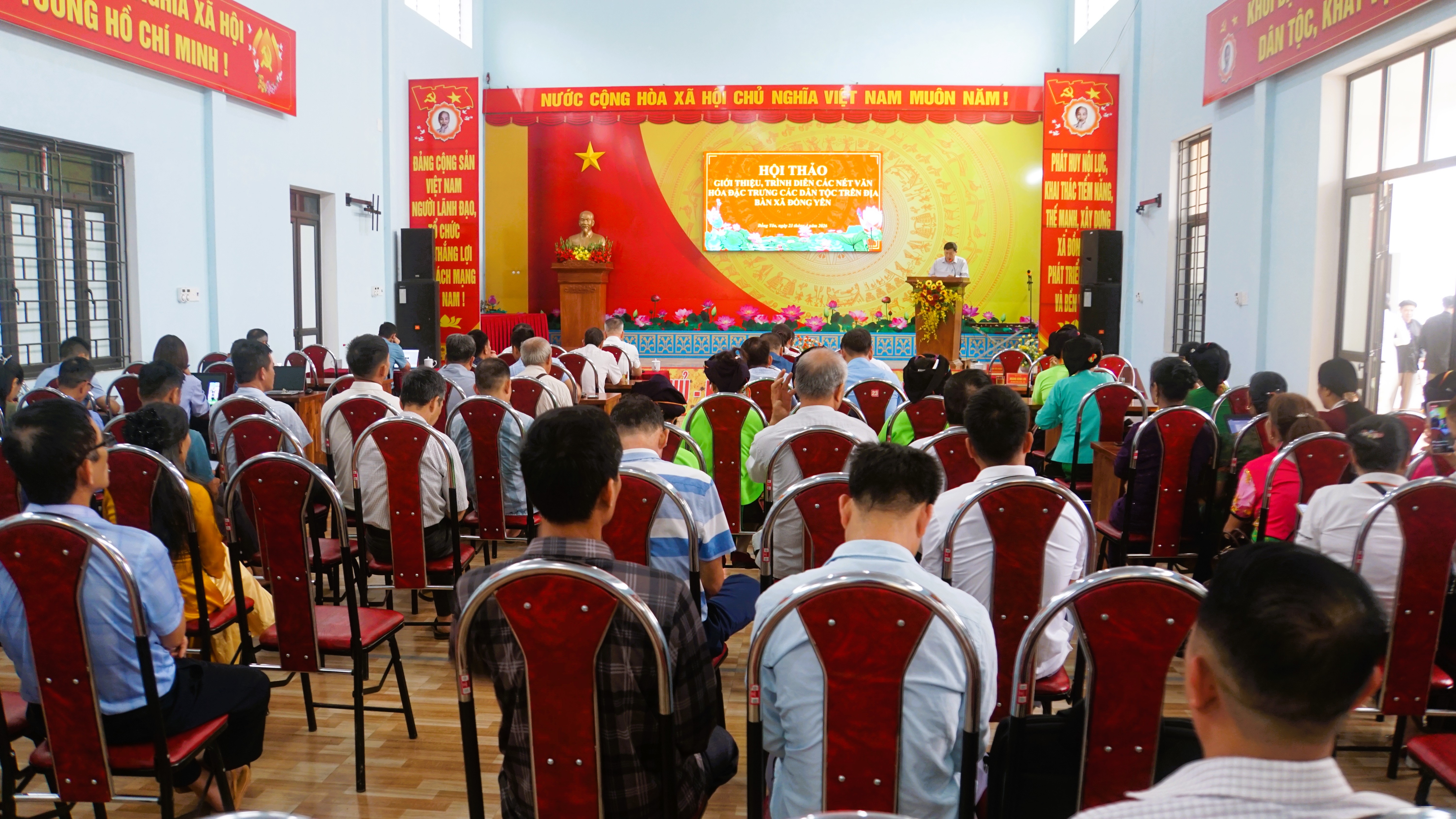 Hội thảo giới thiệu, trình diễn các nét văn hóa đặc trưng các dân tộc xã Đồng Yên
