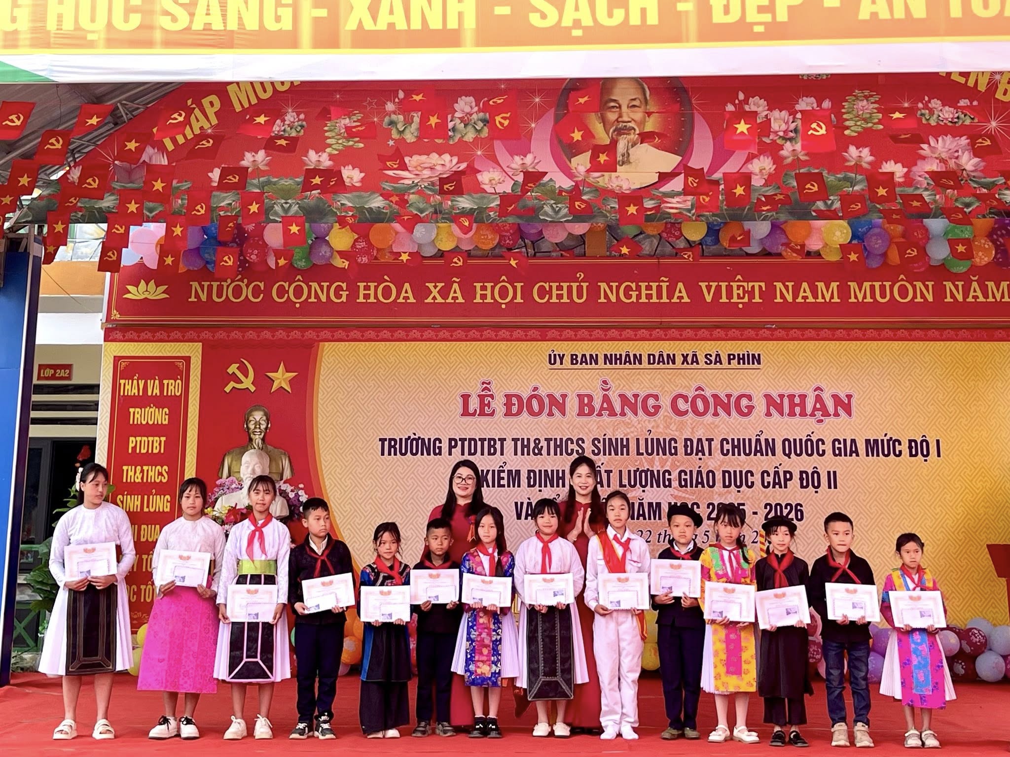 khen học sinh.jpg