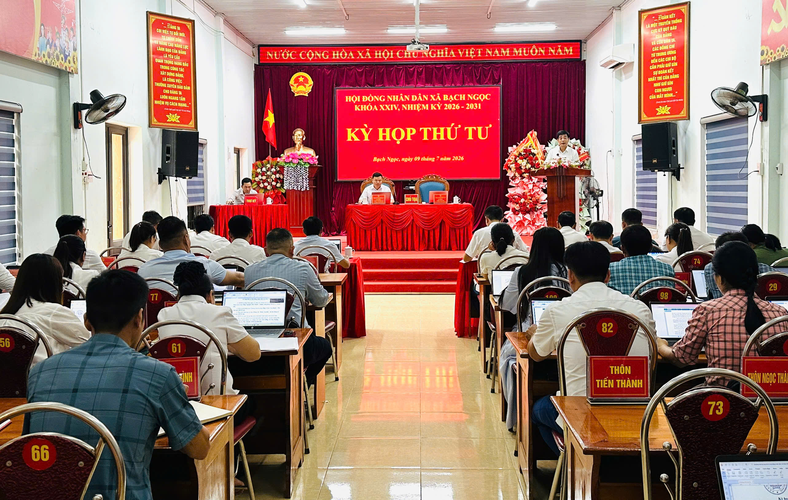 Kỳ họp thứ tư HĐND xã Bạch Ngọc khóa XXIV nhiệm kỳ 2026 -2027