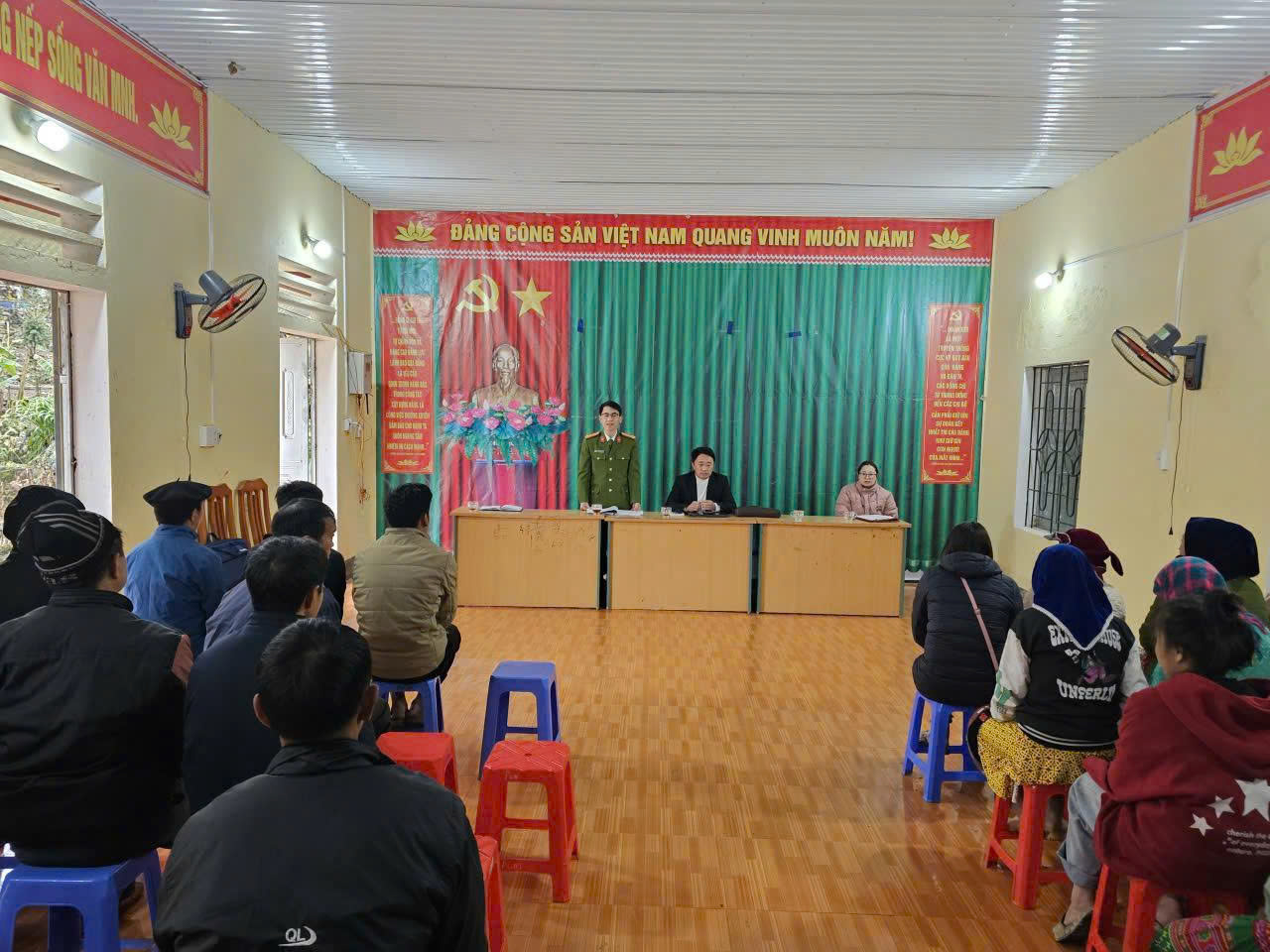 ĐẨY MẠNH CÔNG TÁC TUYÊN TRUYỀN XUẤT NHẬP CẢNH TRÁI PHÉP