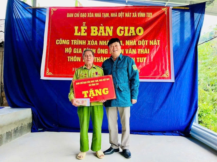 Xã Vĩnh Tuy tổ chức lễ bàn giao nhà ở cho hội viên cựu chiến binh có hoàn cảnh khó khăn