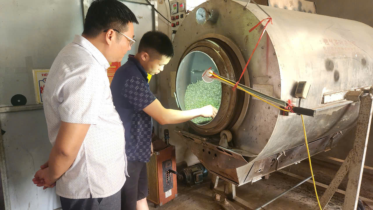 LÃNH ĐẠO XÃ THƯỢNG SƠN THAM QUAN, KHẢO SÁT THỰC TẾ HOẠT ĐỘNG CÁC HỢP TÁC XÃ