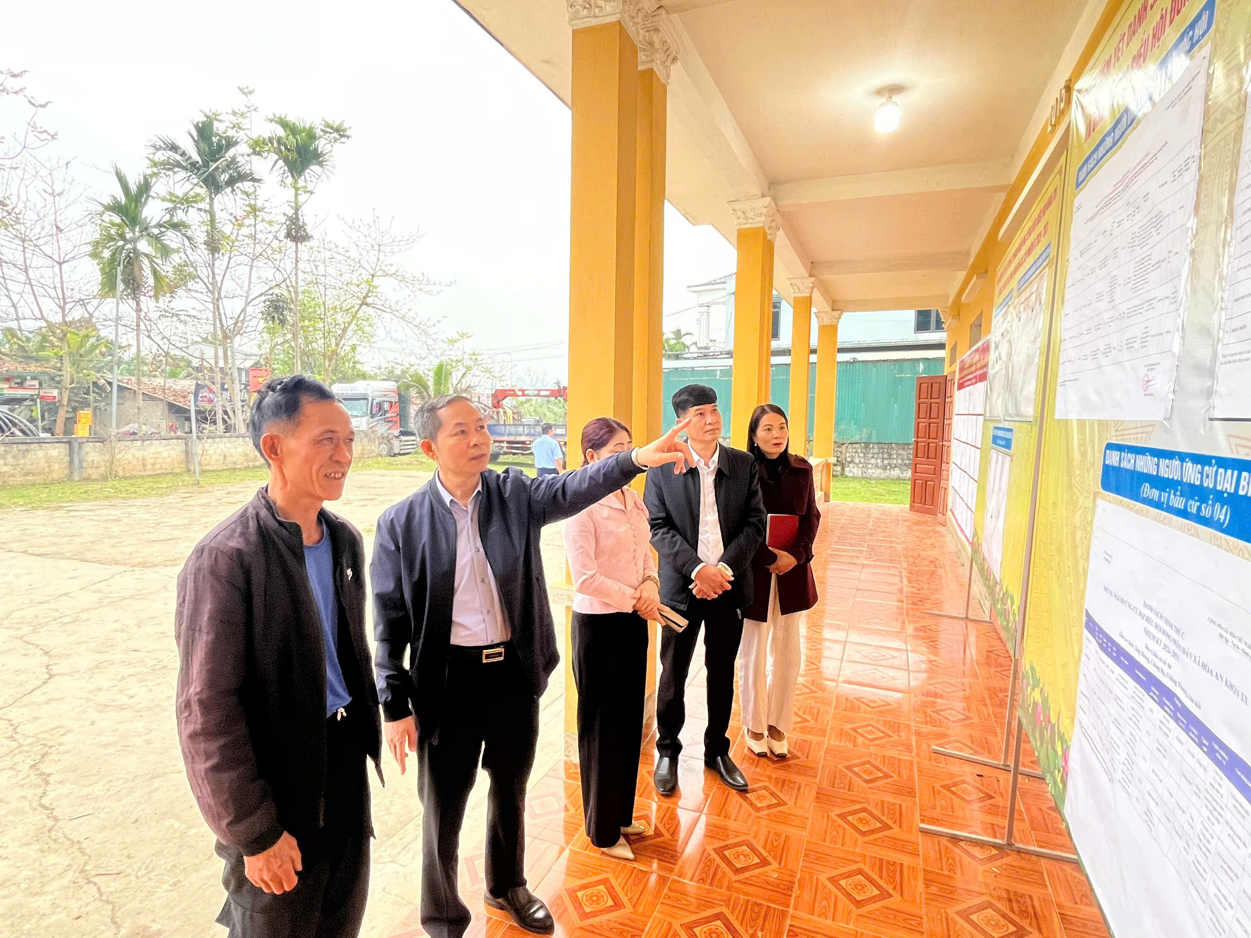 Tổ công tác số 05 kiểm tra việc chuẩn bị bầu cử tại xã Hoà An và xã Chiêm Hoá