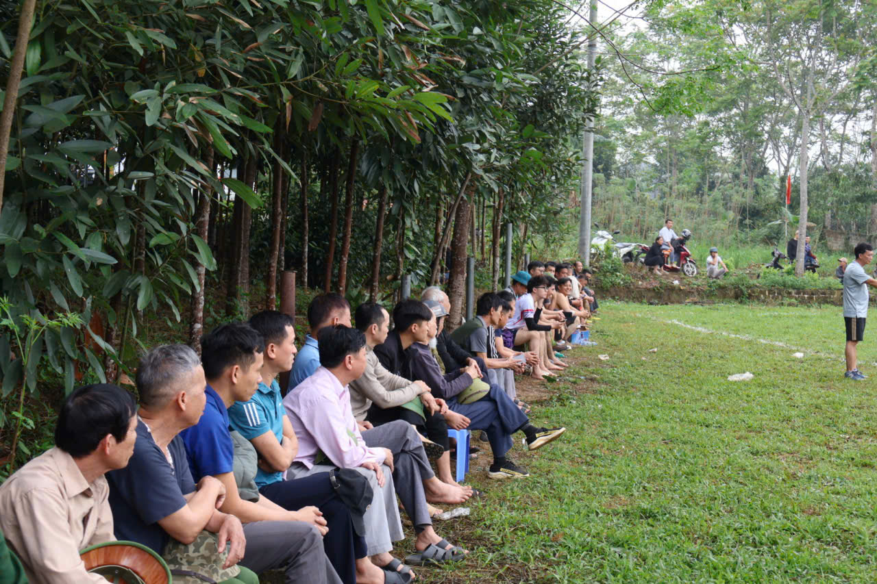 Bế mạc giảikh giả.jpg