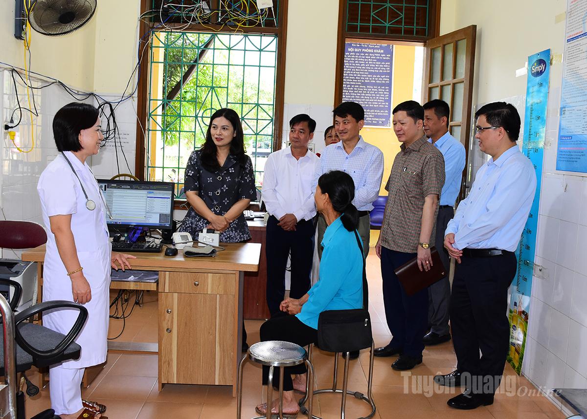 Phó Chủ tịch UBND tỉnh Vương Ngọc Hà làm việc tại xã Kim Bình