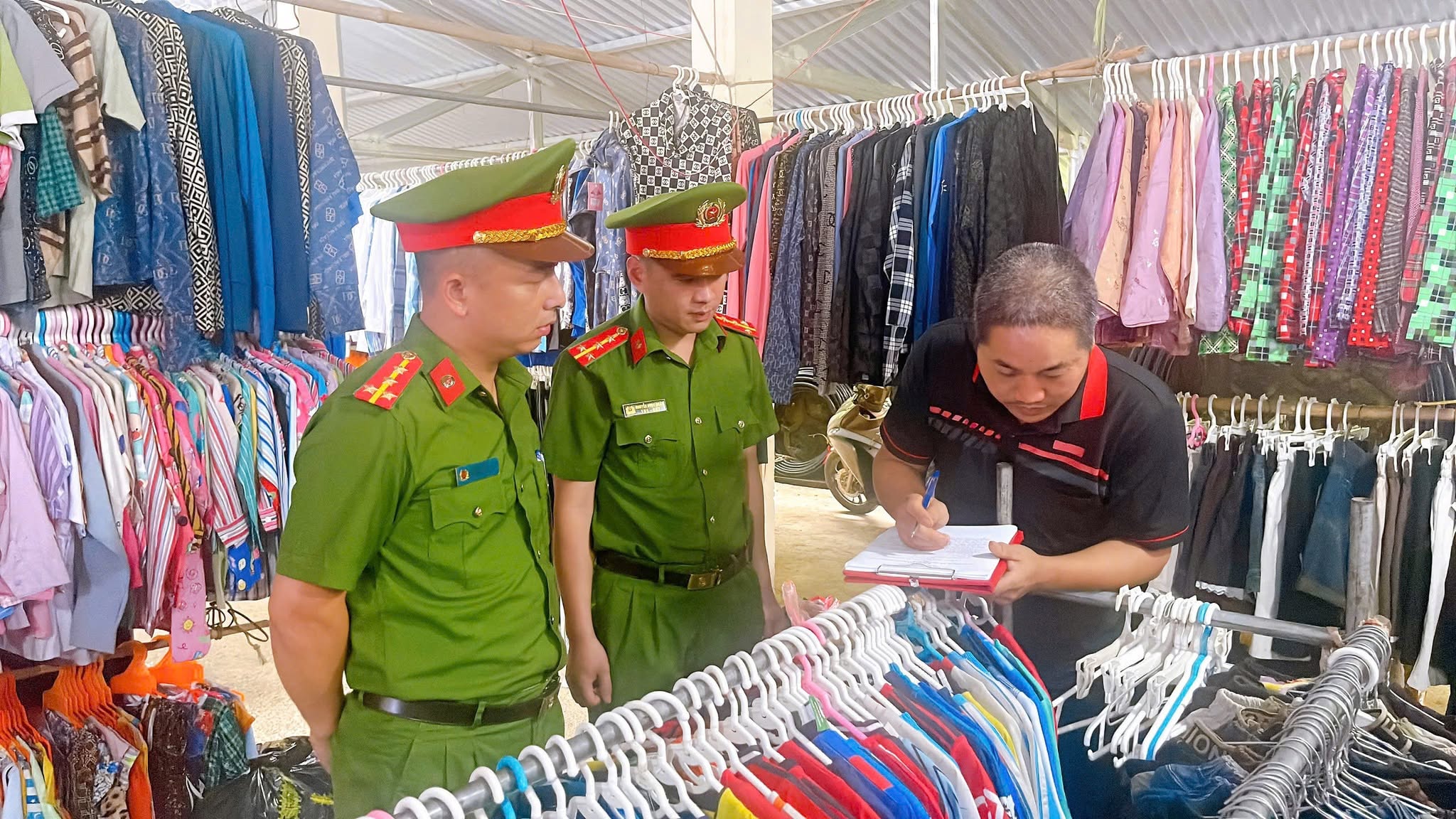 KIỂM TRA, XỬ LÝ CÁC HÀNH VI VI PHẠM VỀ XÂM PHẠM QUYỀN SỞ HỮU TRÍ TUỆ, GIAN LẬN THƯƠNG MẠI