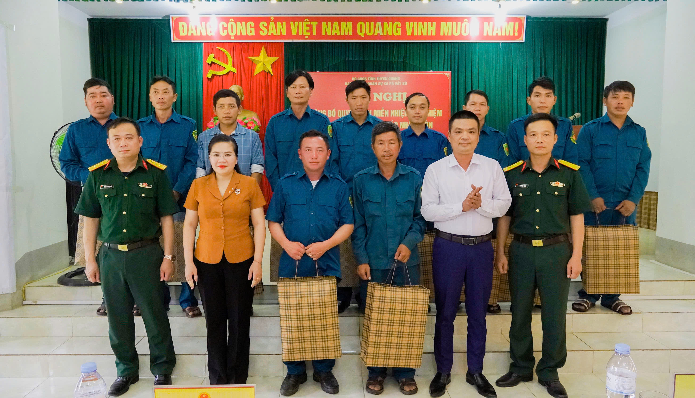 c&ocirc;ng bố quyết định th&ocirc;n đội trưởng (1).jpg