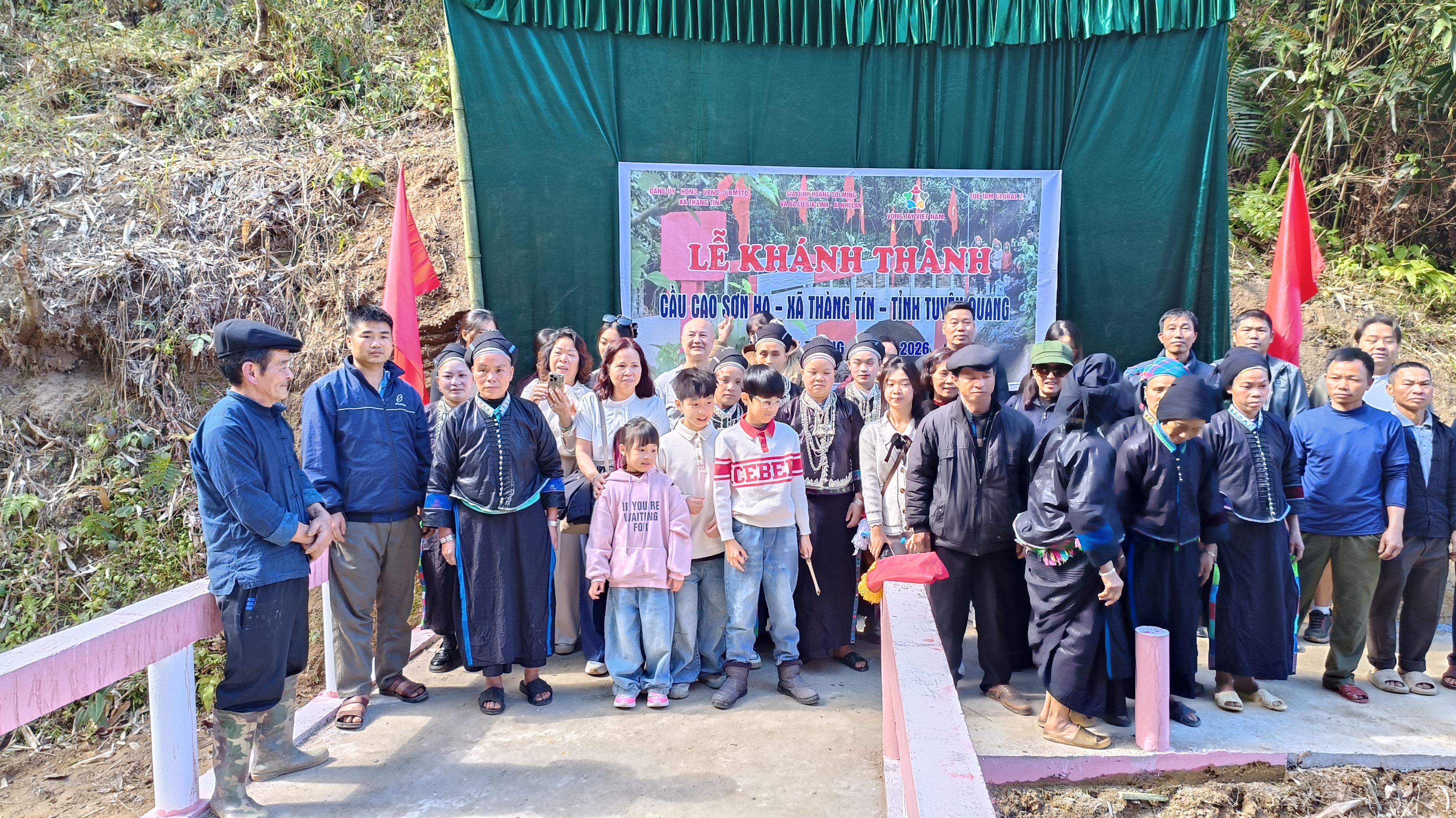 Xã Thàng Tín tổ chức khánh thành cầu dân sinh tại thôn Cao Sơn Hạ và Cóc Mưi Hạ