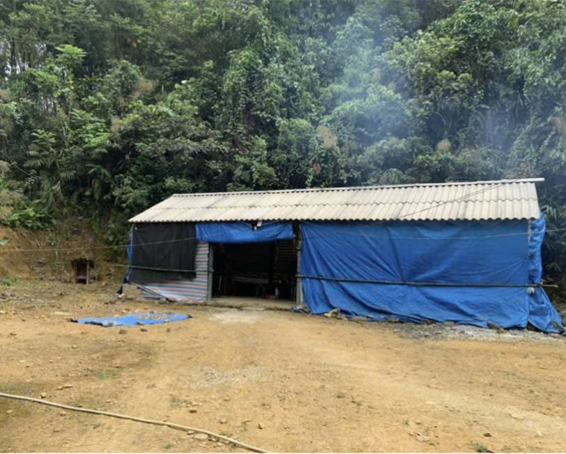 Xóa Nhà tạm th Tân Long lúc đầu.jpg