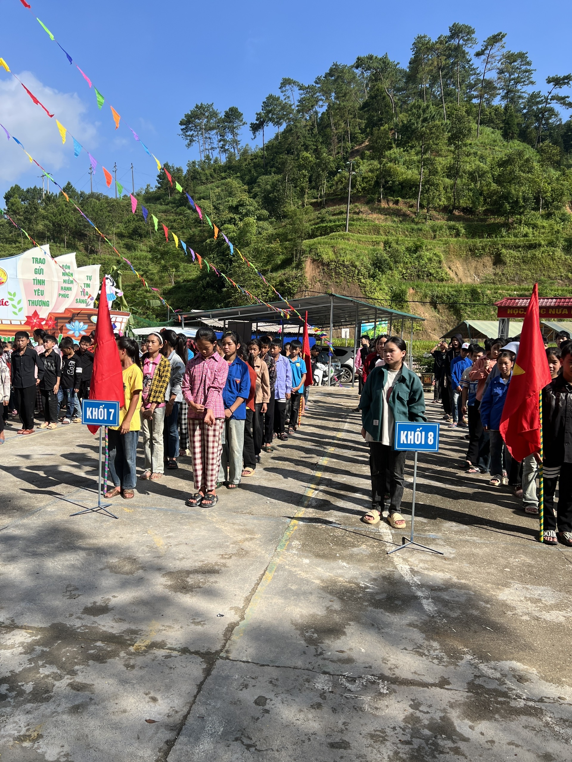 2. truong thva thcs ban nhung chuan bi.jpg