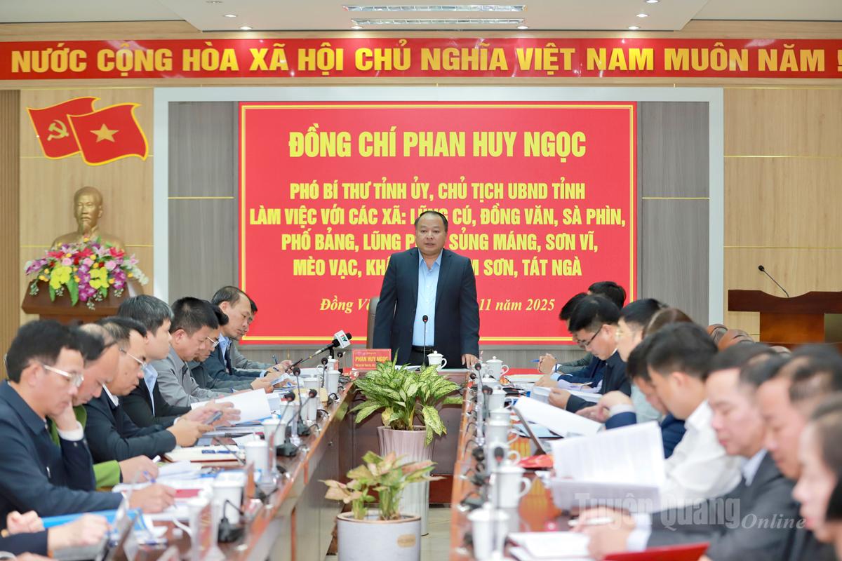 Chủ tịch UBND tỉnh Phan Huy Ngọc làm việc với một số xã vùng cao