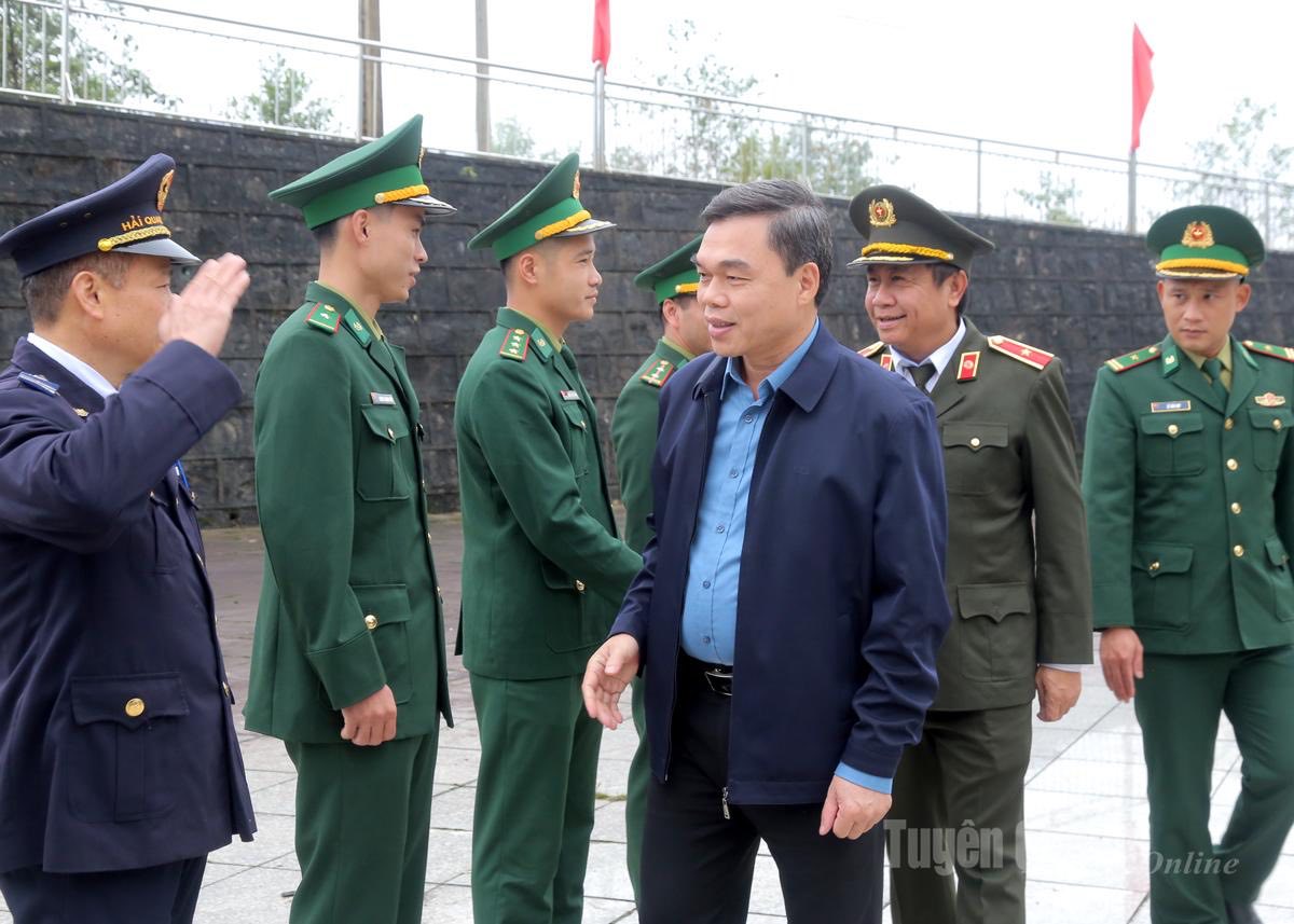 Phó Bí thư Tỉnh ủy, Chủ tịch Ủy ban MTTQ Việt Nam tỉnh Ma Thế Hồng thăm và kiểm tra Cửa khẩu Xín Mần - Đô Long
