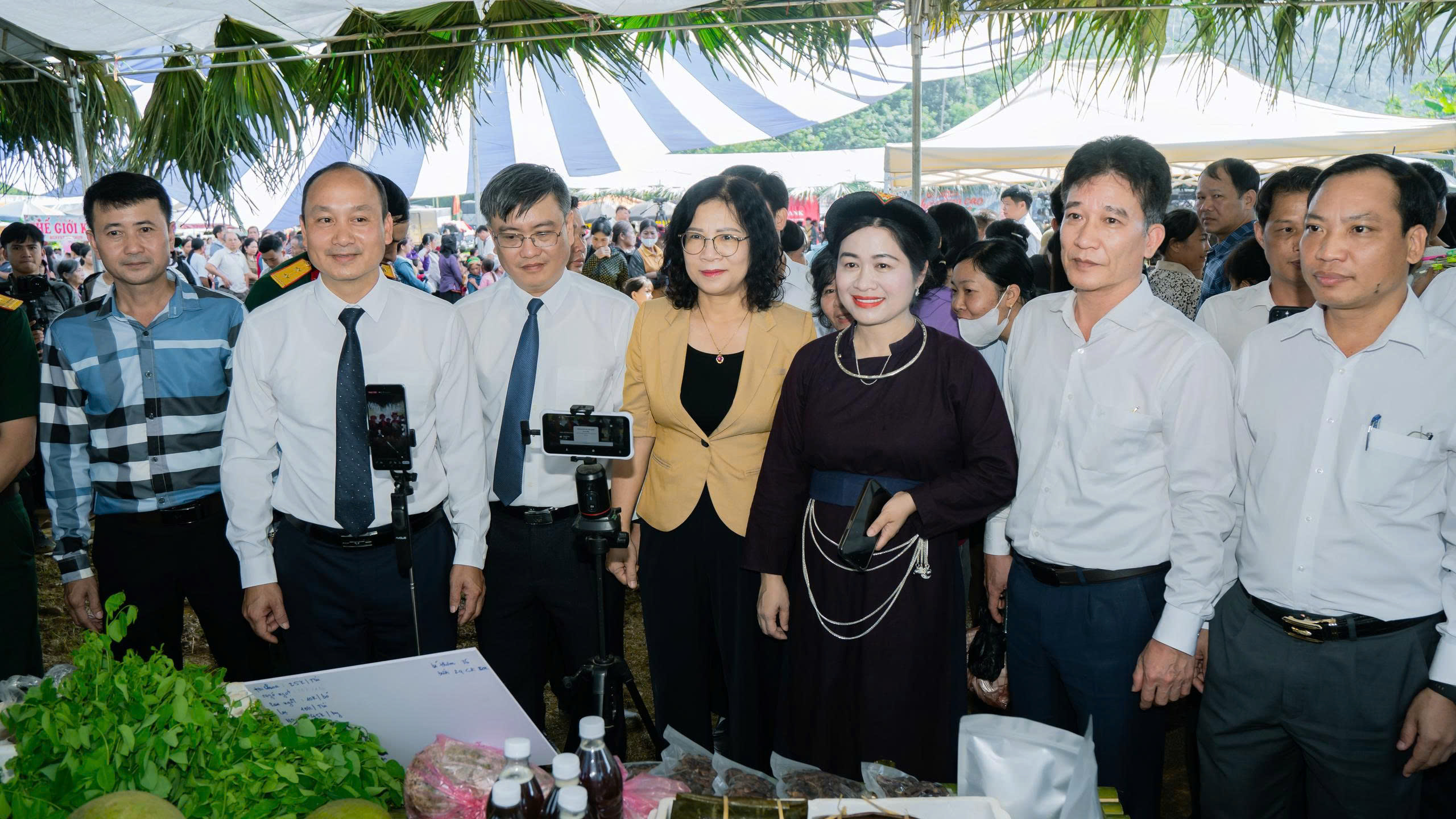 Những khoảnh khắc chợ số Kiên Đài – khi phiên chợ quê bước lên nền tảng số