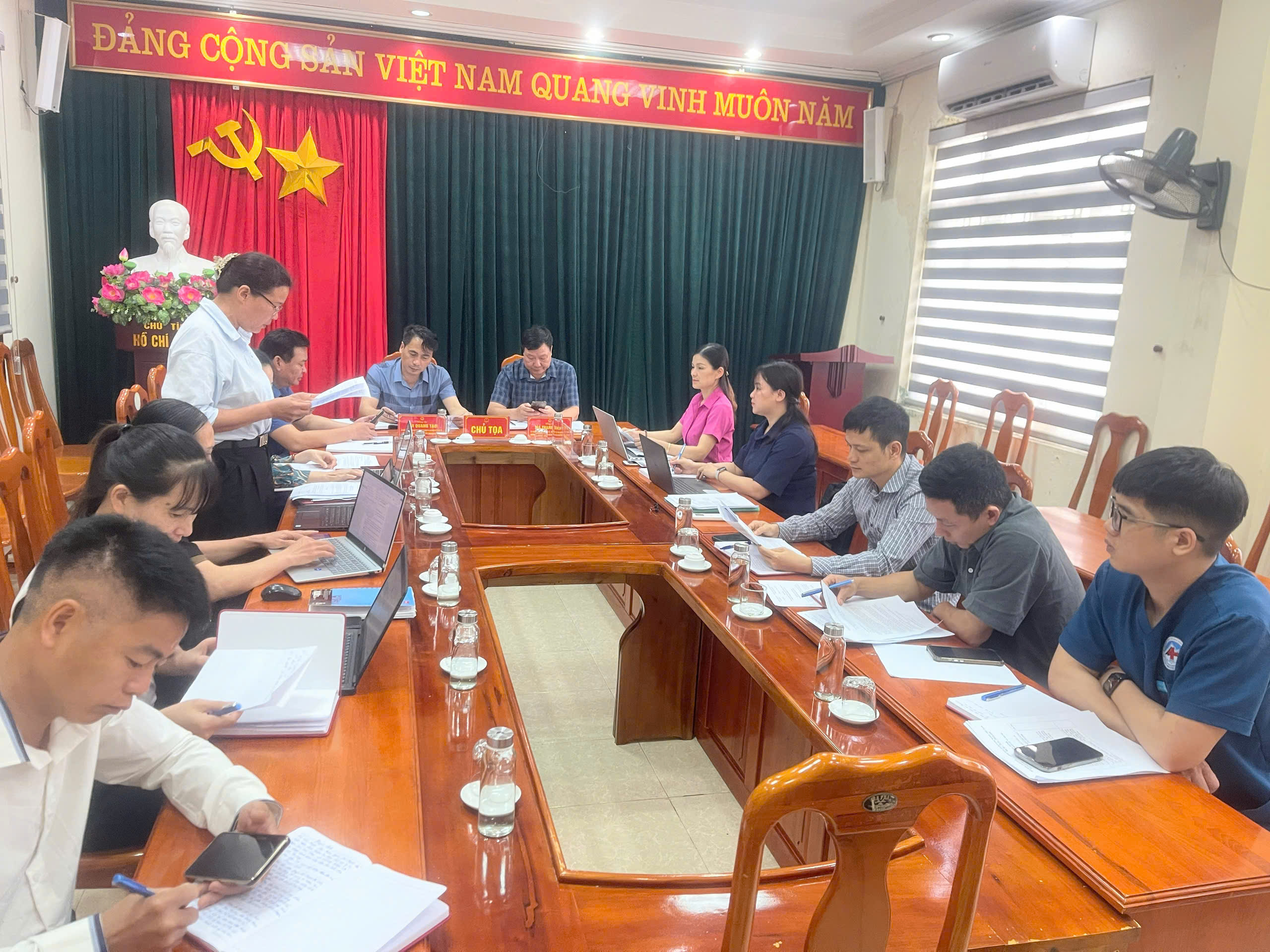 Ban Văn hóa - Xã hội và Ban Kinh tế -  Ngân sách Họp đánh giá kết quả thực hiện nhiệm vụ tháng 4; phương hướng, nhiệm vụ tháng 5 năm 2026