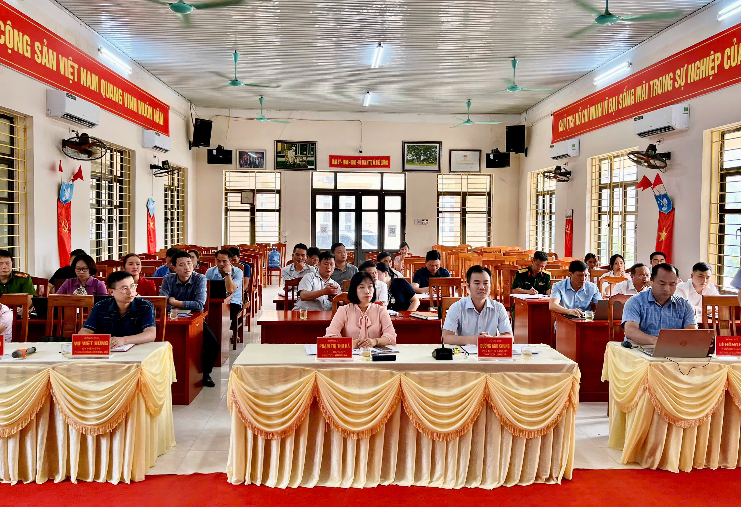 XÃ PHÚ LƯƠNG TỔ CHỨC HỘI NGHỊ BAN THƯỜNG VỤ ĐẢNG ỦY XÃ TUẦN 24 (MỞ RỘNG)