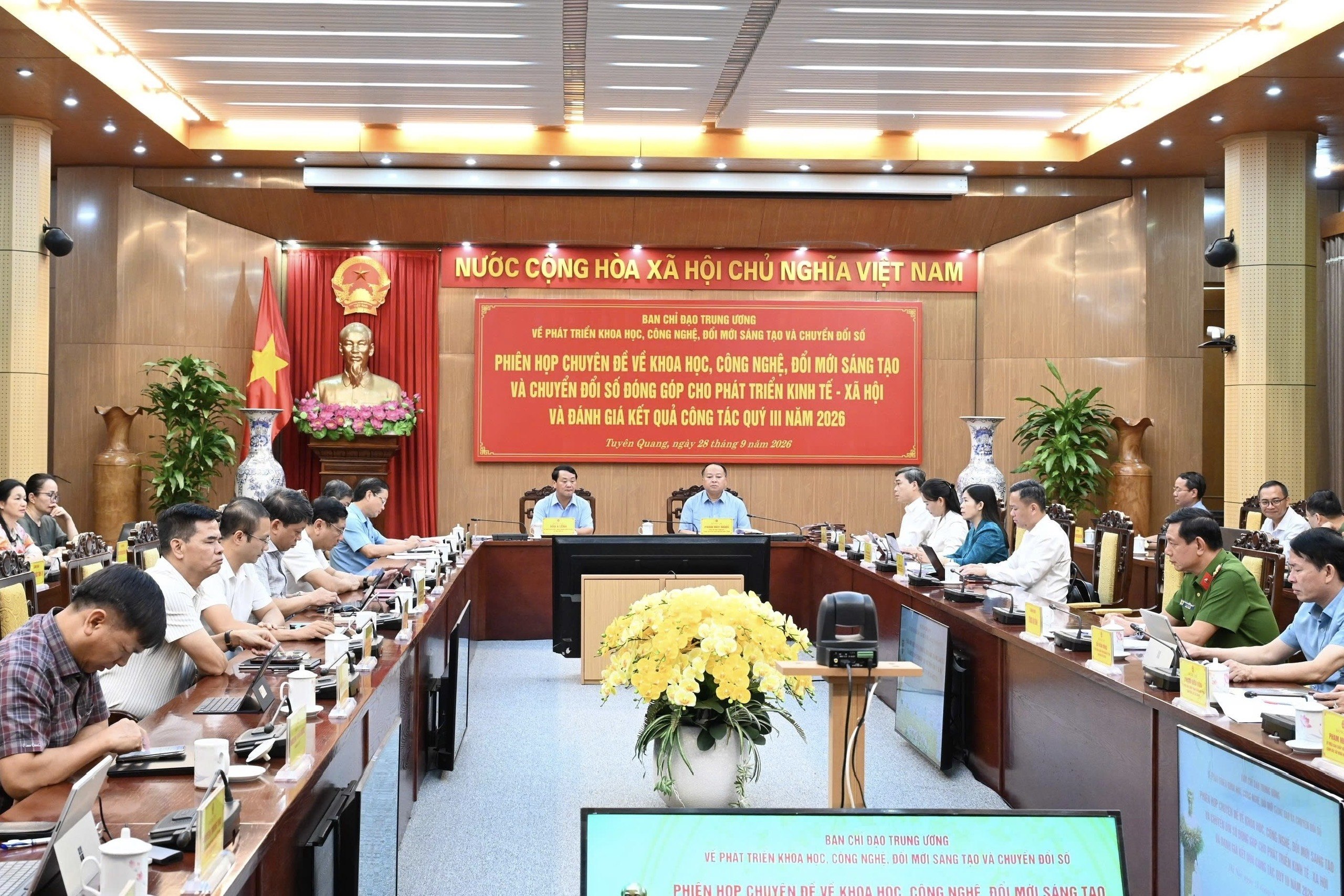 Khoa học công nghệ, chuyển đổi số phải trở thành động lực chủ yếu cho mục tiêu tăng trưởng "hai con số"