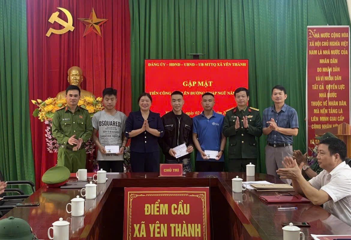 TỰ HÀO TIẾP BƯỚC CHA ANH, XÃ YÊN THÀNH RỘN RÀNG TỔ CHỨC GẶP MẶT, TIỄN THANH NIÊN LÊN ĐƯỜNG BẢO VỆ TỔ QUỐC 