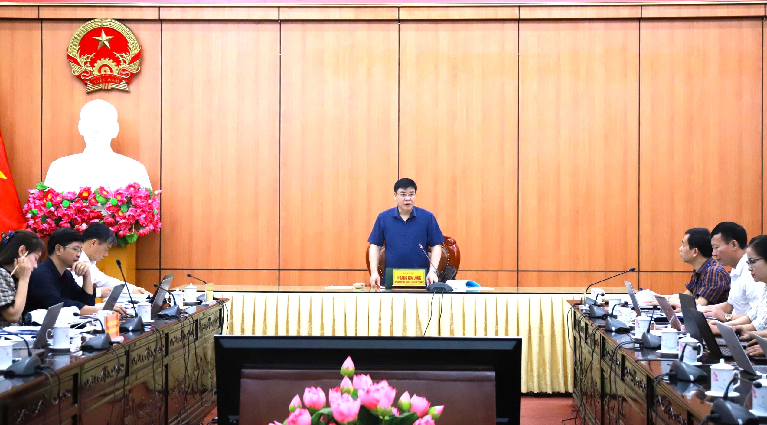 Đồng chí Hoàng Gia Long, Ủy viên Ban Thường vụ Tỉnh ủy, Phó Chủ tịch UBND tỉnh làm việc với Ban Thường vụ Đảng ủy xã Phú Linh và xã Cao Bồ