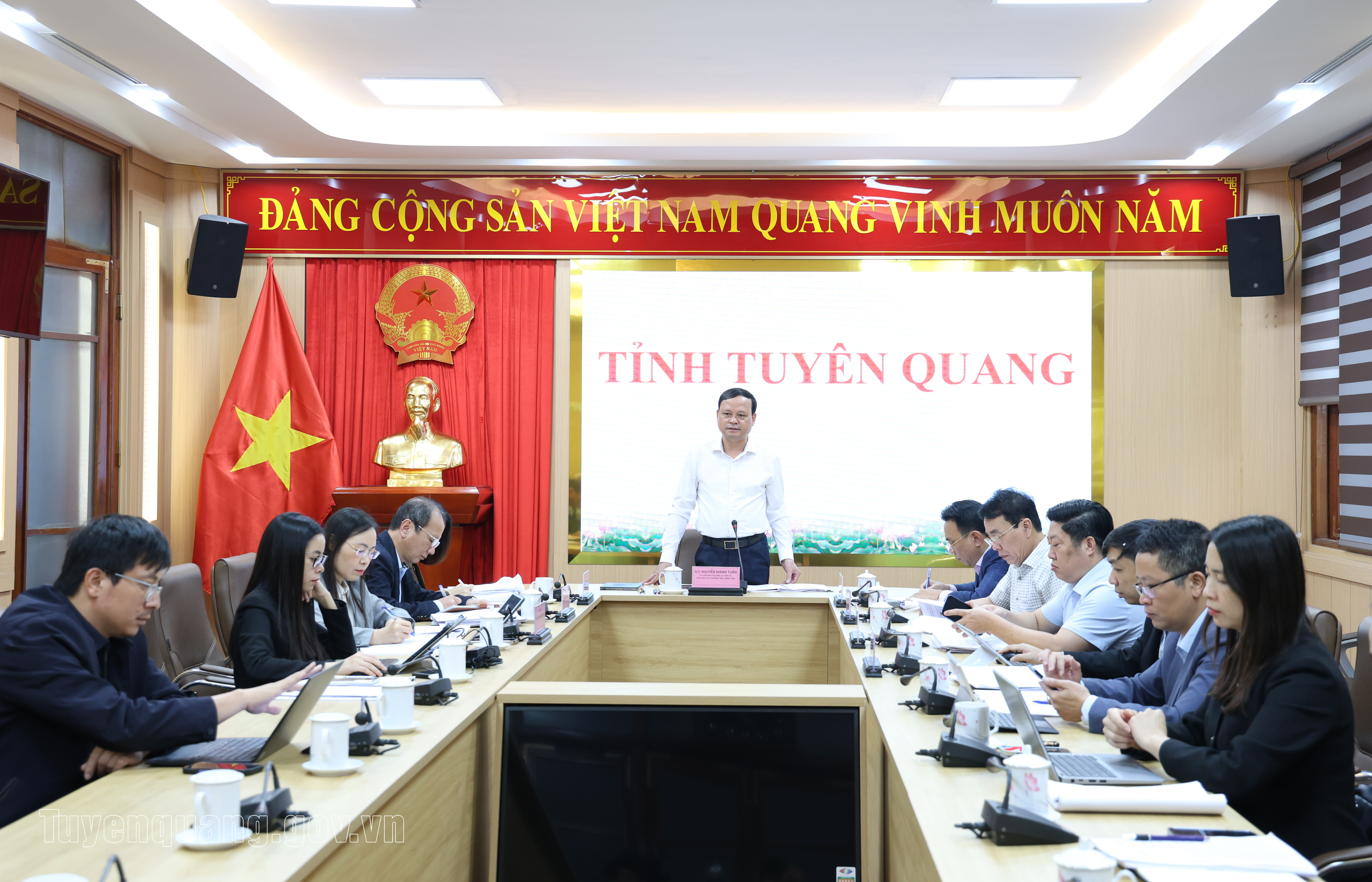 Tập trung tháo gỡ khó khăn, đẩy nhanh tiến độ thực hiện các dự án đầu tư ngoài ngân sách