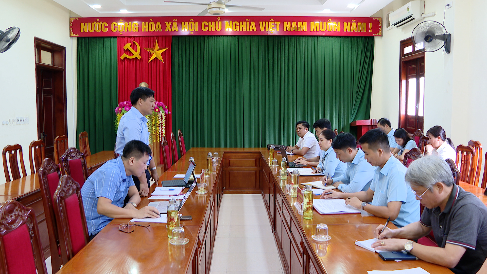 Đoàn công tác Sở Giáo dục và Đào tạo làm việc tại xã Lâm Bình