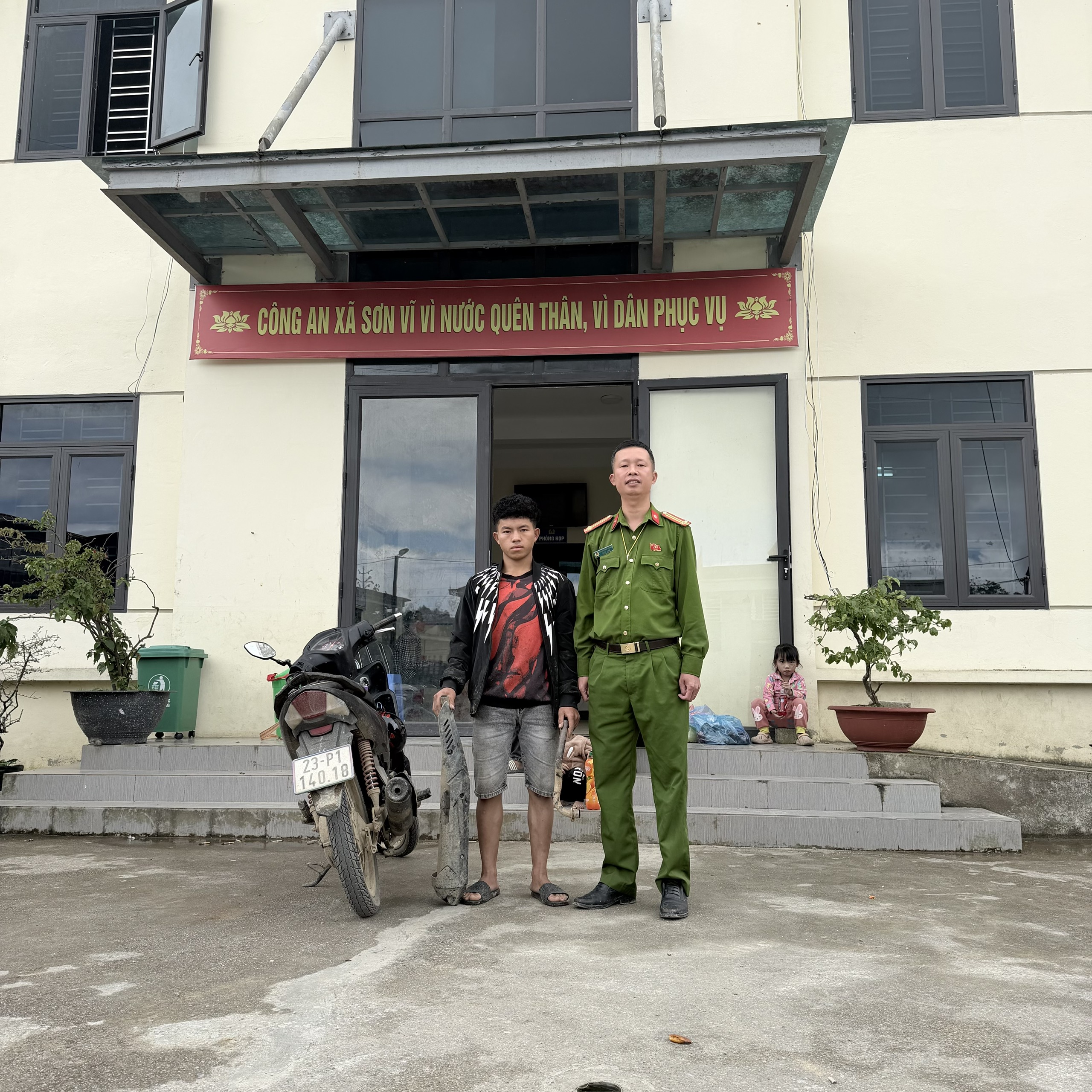 TĂNG CƯỜNG TUYÊN TRUYỀN, VẬN ĐỘNG GIAO NỘP ỐNG XẢ XE MÔ TÔ ĐỘ CHẾ