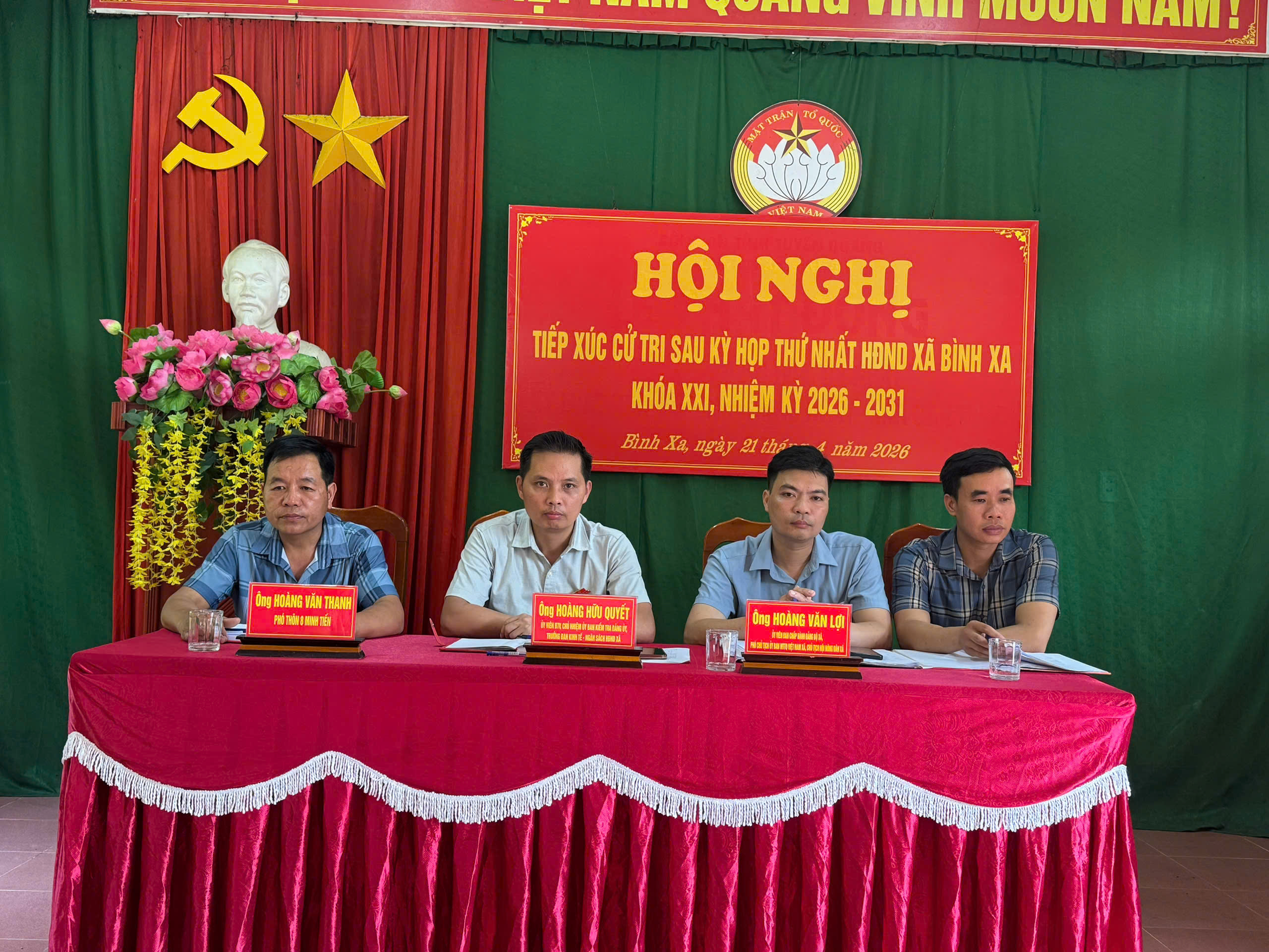 đại biểu số 1 và số 2 tiếp xúc cử tri sau kỳ họp thứ nhất HĐND xã khoá XXI, nhiệm kỳ 2026-2031