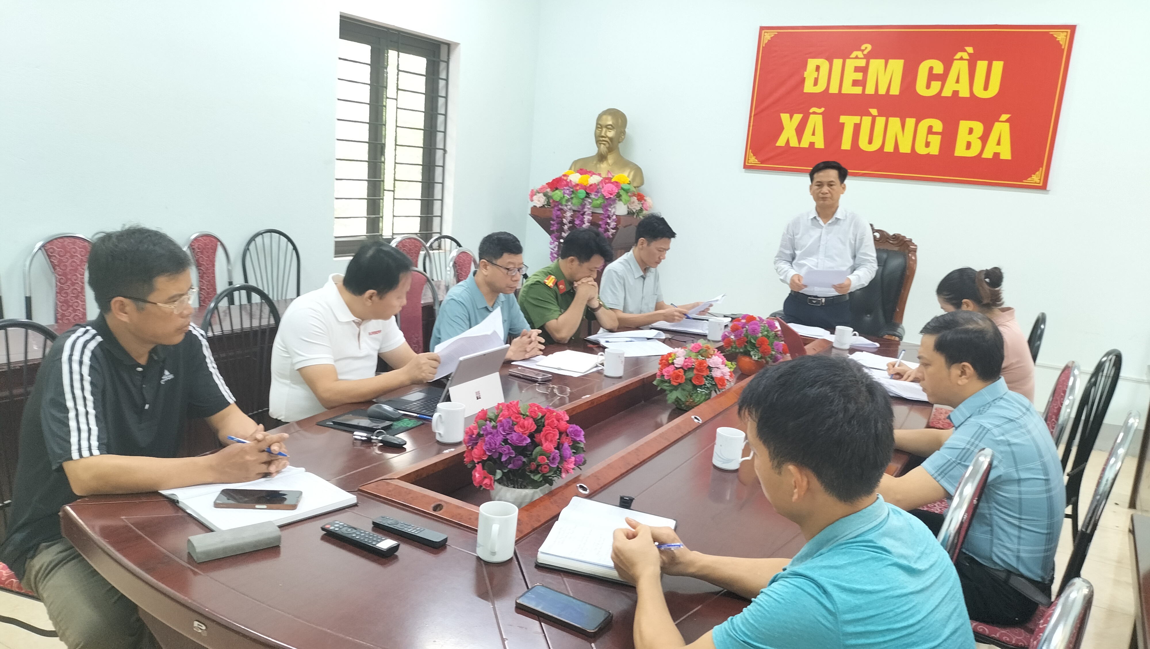Họp Ban Chỉ đạo Kỳ thi tốt nghiệp Trung học phổ thông năm 2026 và kiểm tra công tác chuẩn bị cho Kỳ thi tại Trường THCS&THPT Tùng Bá