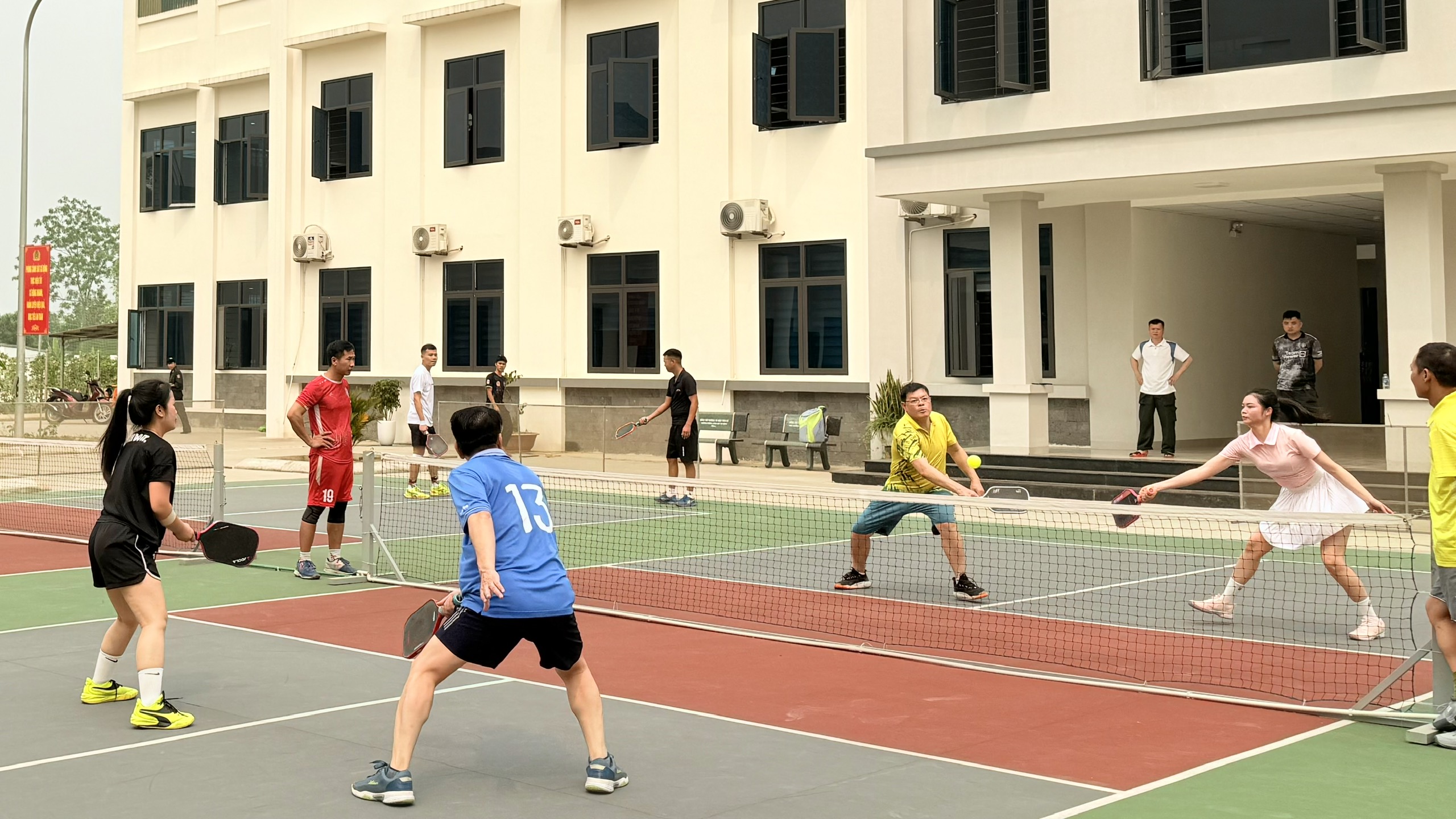 SÔI NỔI GIẢI THỂ THAO NGÀY THÀNH LẬP LỰC LƯỢNG CẢNH SÁT CƠ ĐỘNG