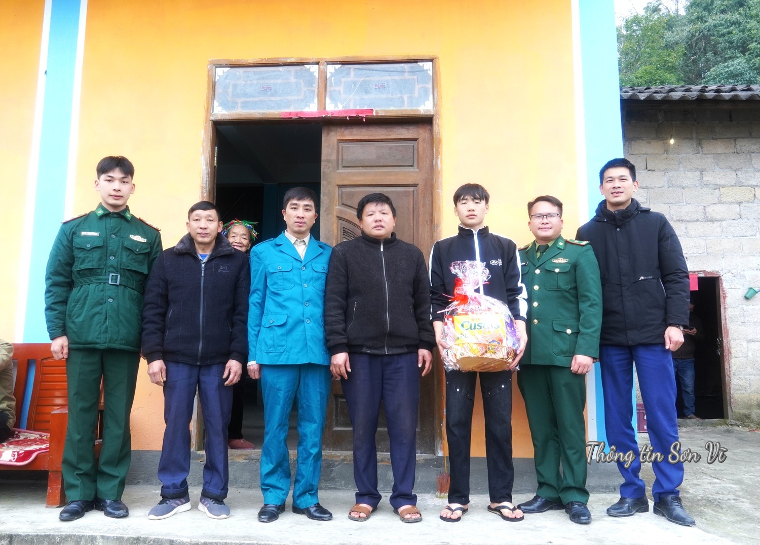 Niềm vui trước ngày nhập ngũ của chàng trai dân tộc Dao nơi biên cương Sơn Vĩ